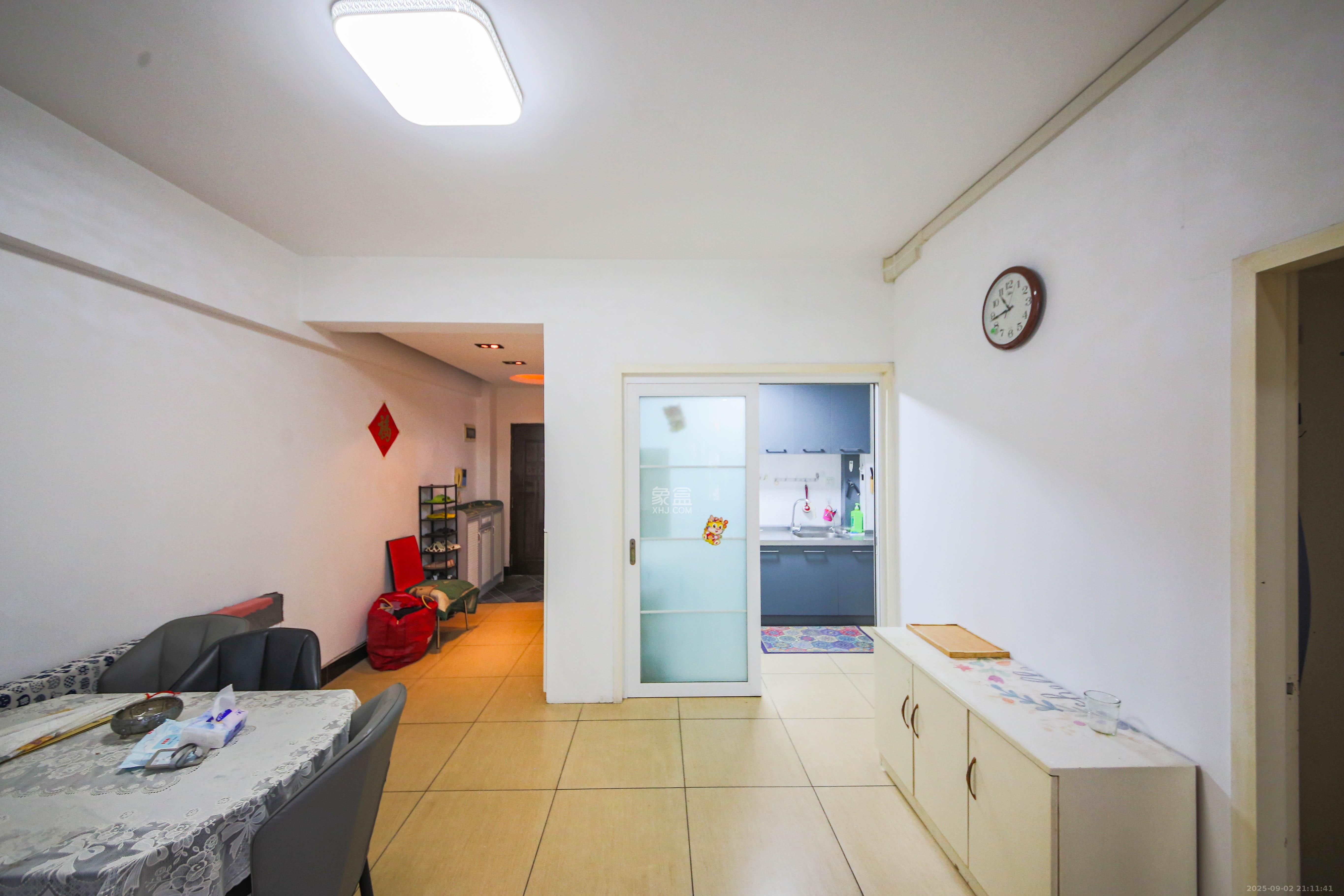 BOBO天下城（CTA财富中心）  3室2厅1卫    82.0万客厅