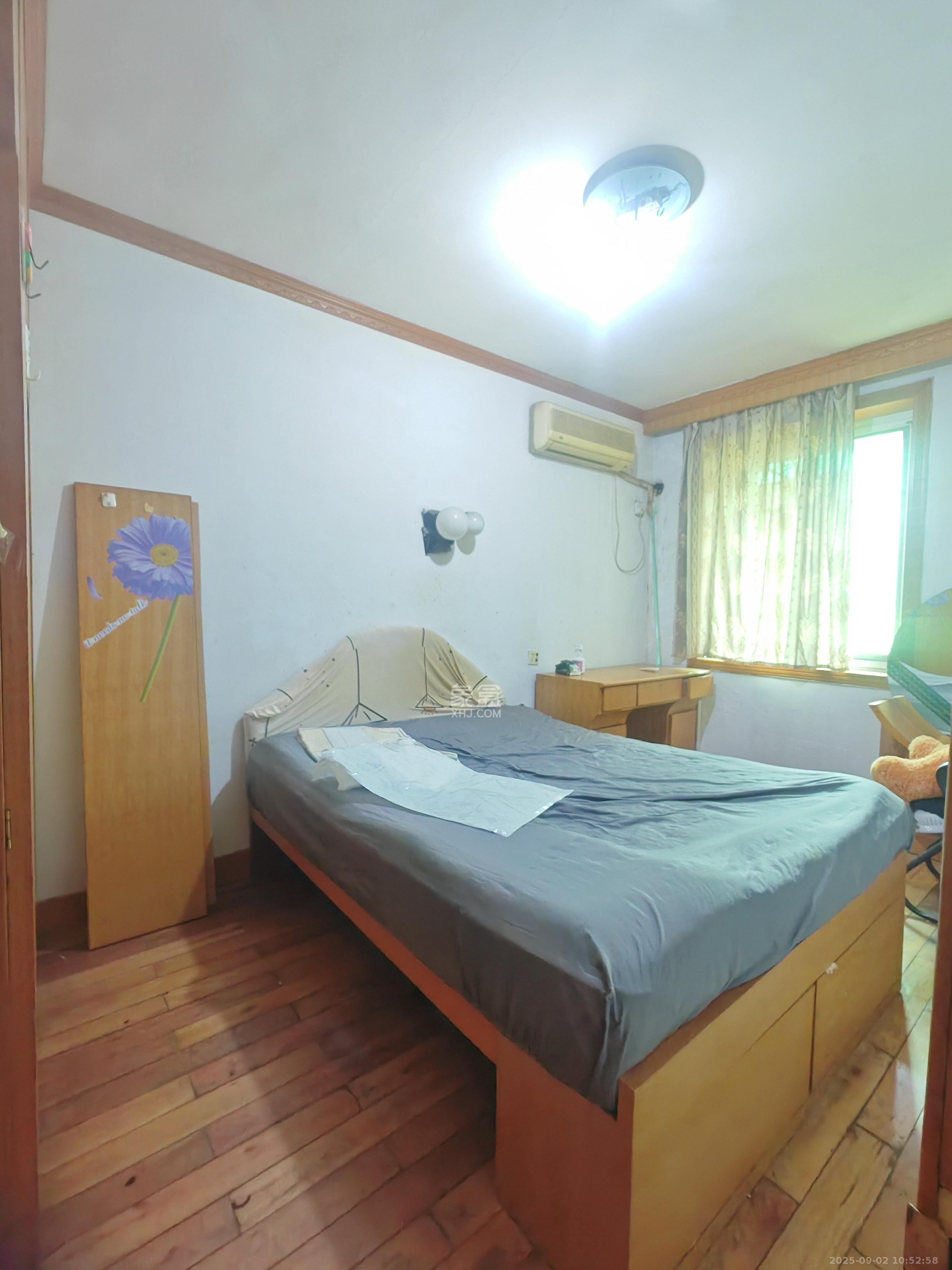 赤岗小区(一二三片) 1室2厅1卫 1200.0元/月 赤岗小区(一二三片) 1室2厅1卫 1200.0元/月室内图