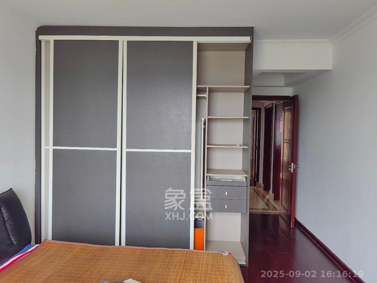 中海国际一期 4室2厅2卫 2500.00元/月 中海国际一期 4室2厅2卫 2500.00元/月室内图