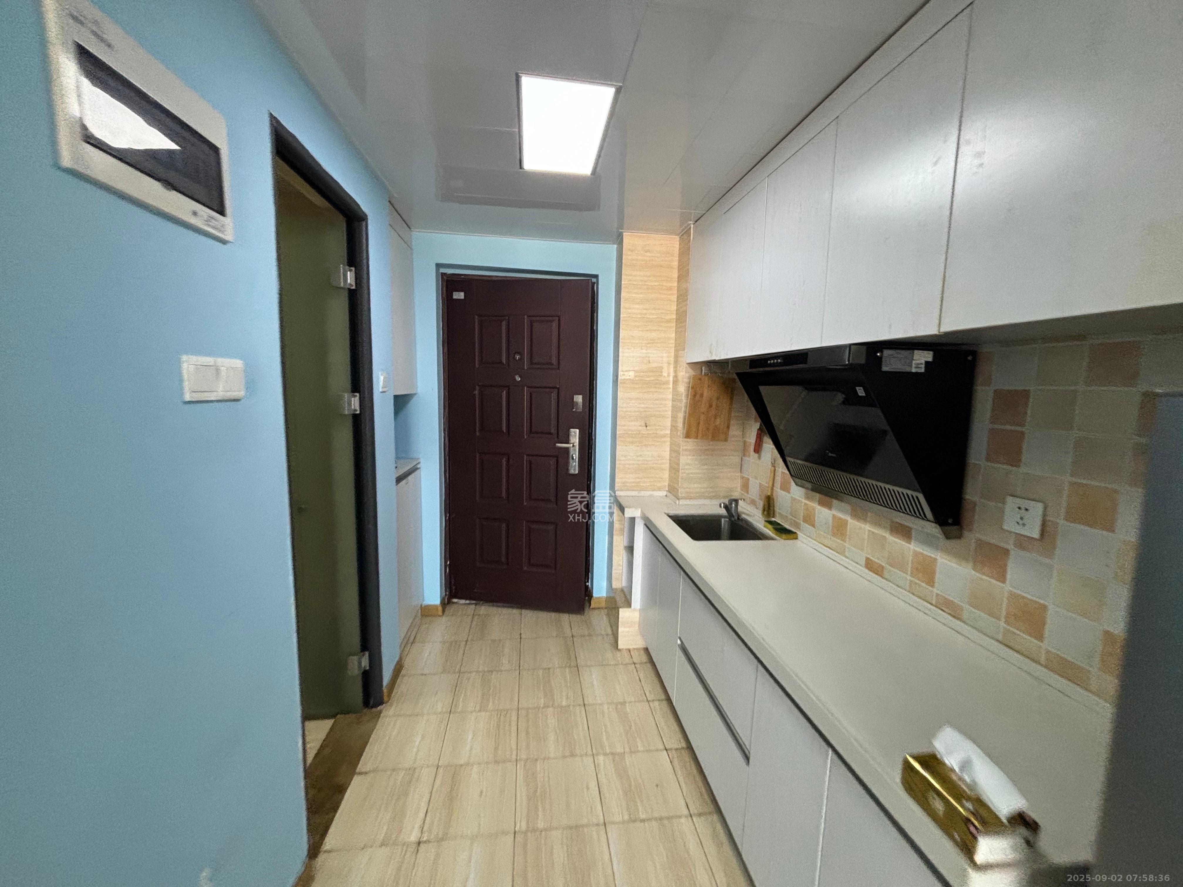 融科东南海 1室1厅1卫 1200.00元/月 融科东南海 1室1厅1卫 1200.00元/月室内图