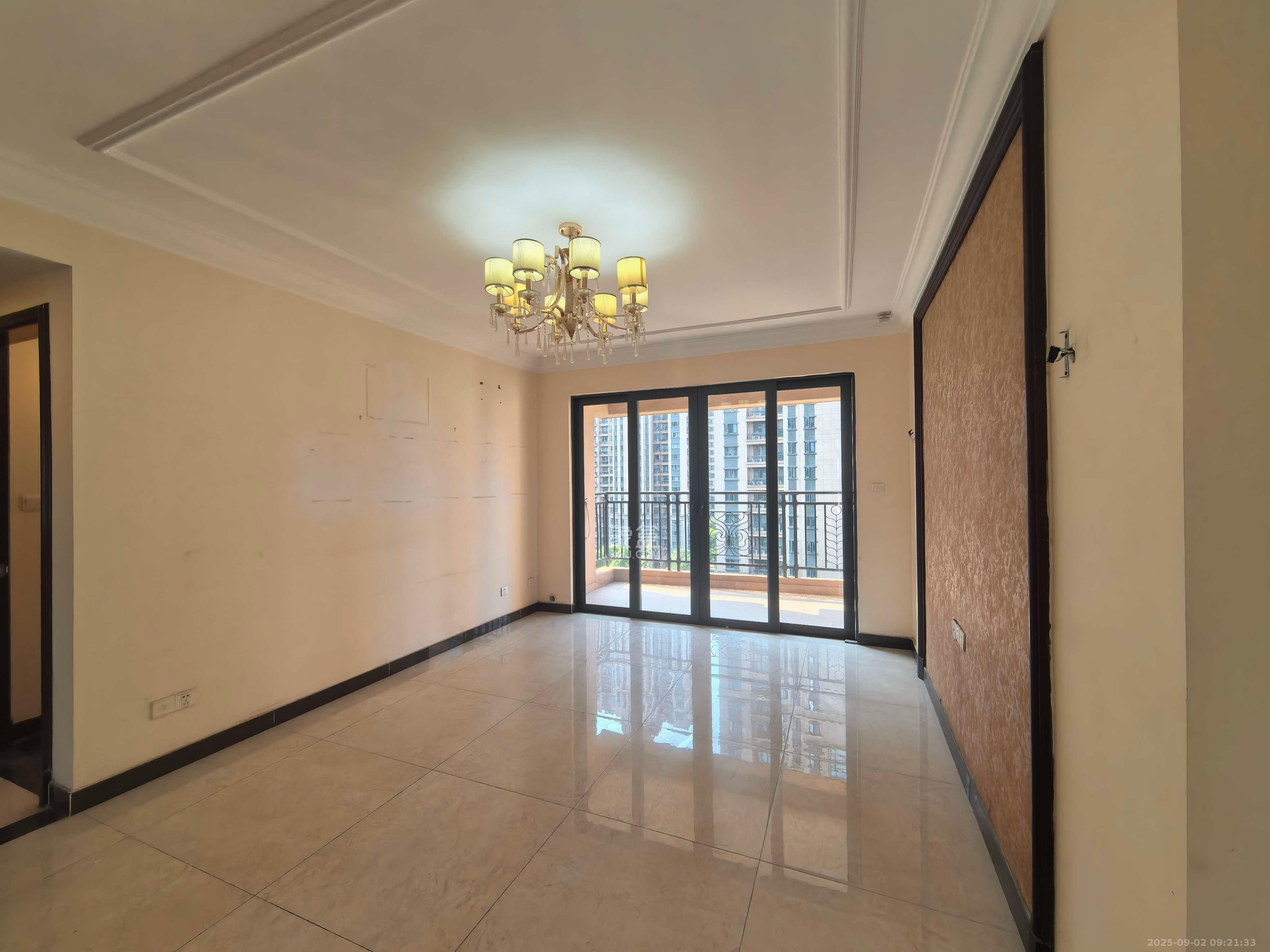 恒大国际广场  3室1厅1卫    2500.0元/月 恒大国际广场  3室1厅1卫    2500.0元/月室内图