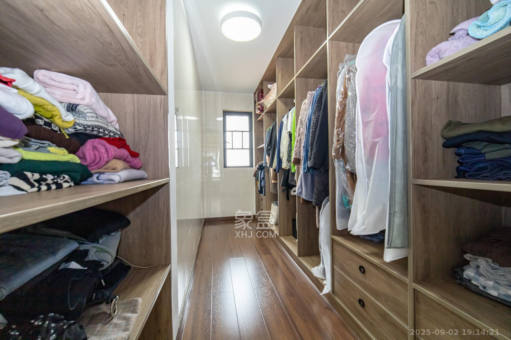 未来现代城  3室2厅1卫    71.8万 未来现代城  3室2厅1卫    71.8万其他