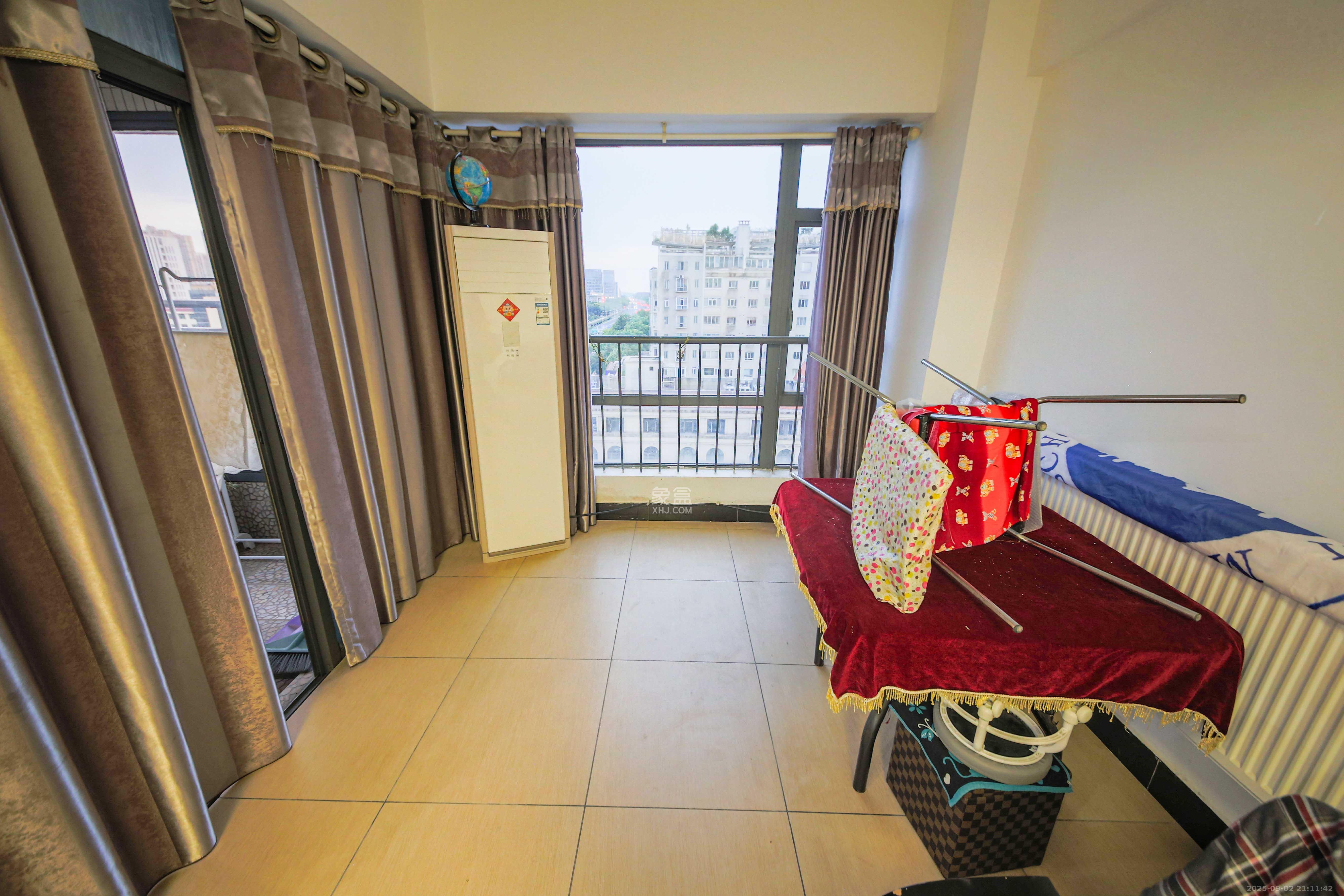 BOBO天下城（CTA财富中心）  3室2厅1卫    82.0万阳台