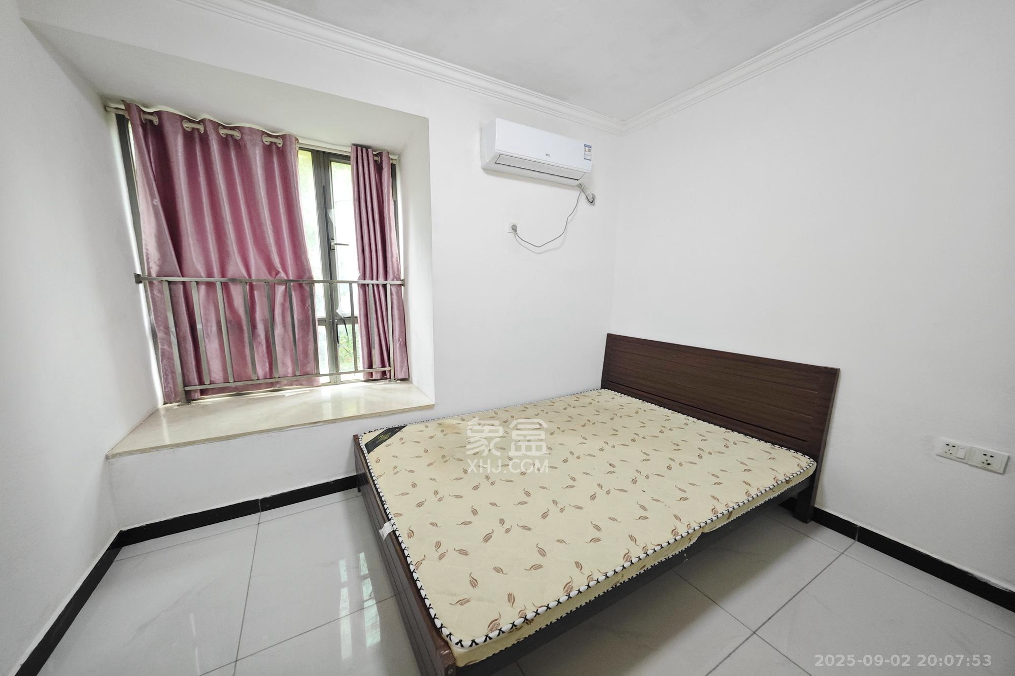 新城新世界一二三期 3室2厅1卫 92.0万 新城新世界一二三期 3室2厅1卫 92.0万卧室