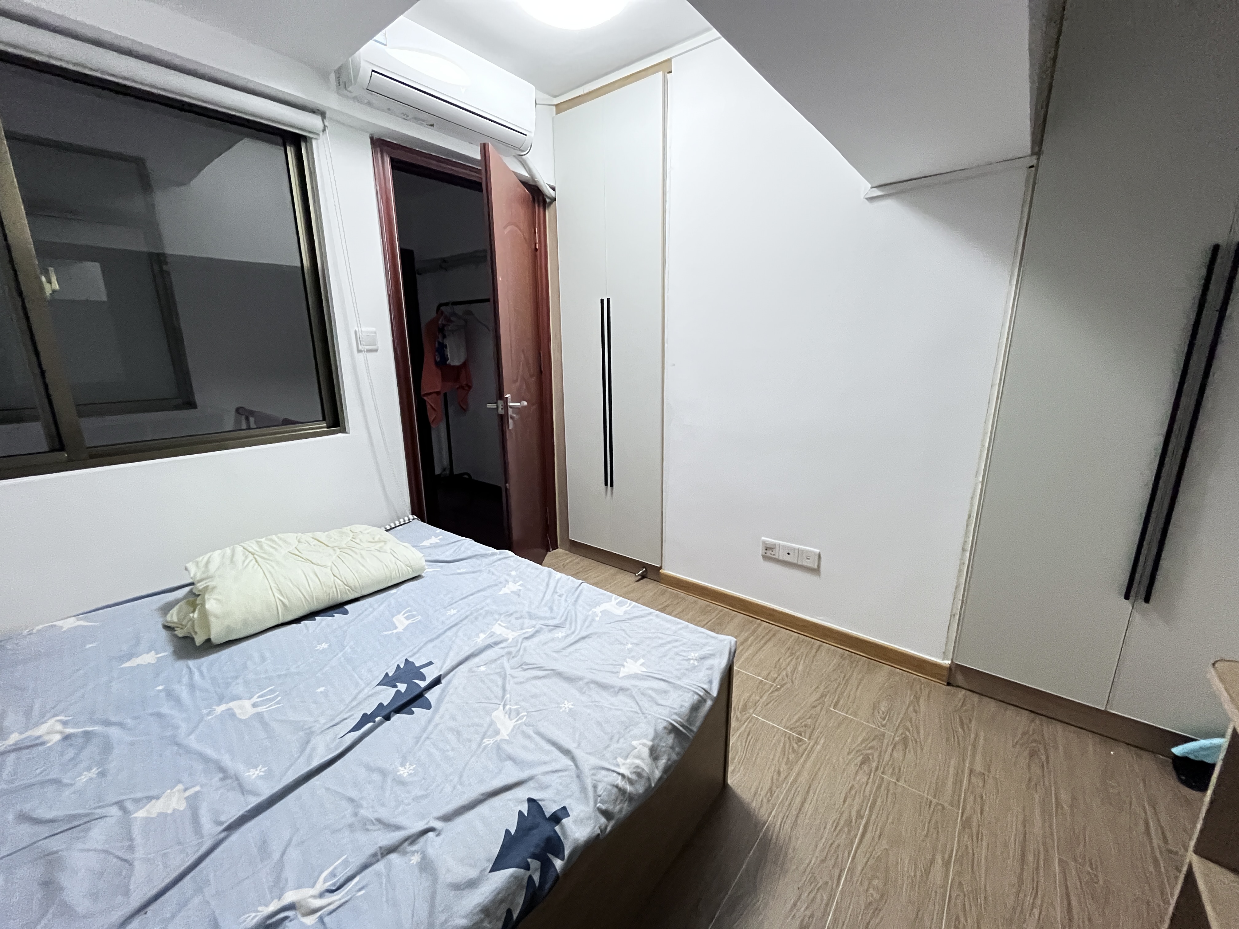 华林广场  2室1厅1卫   2500.00元/月室内图