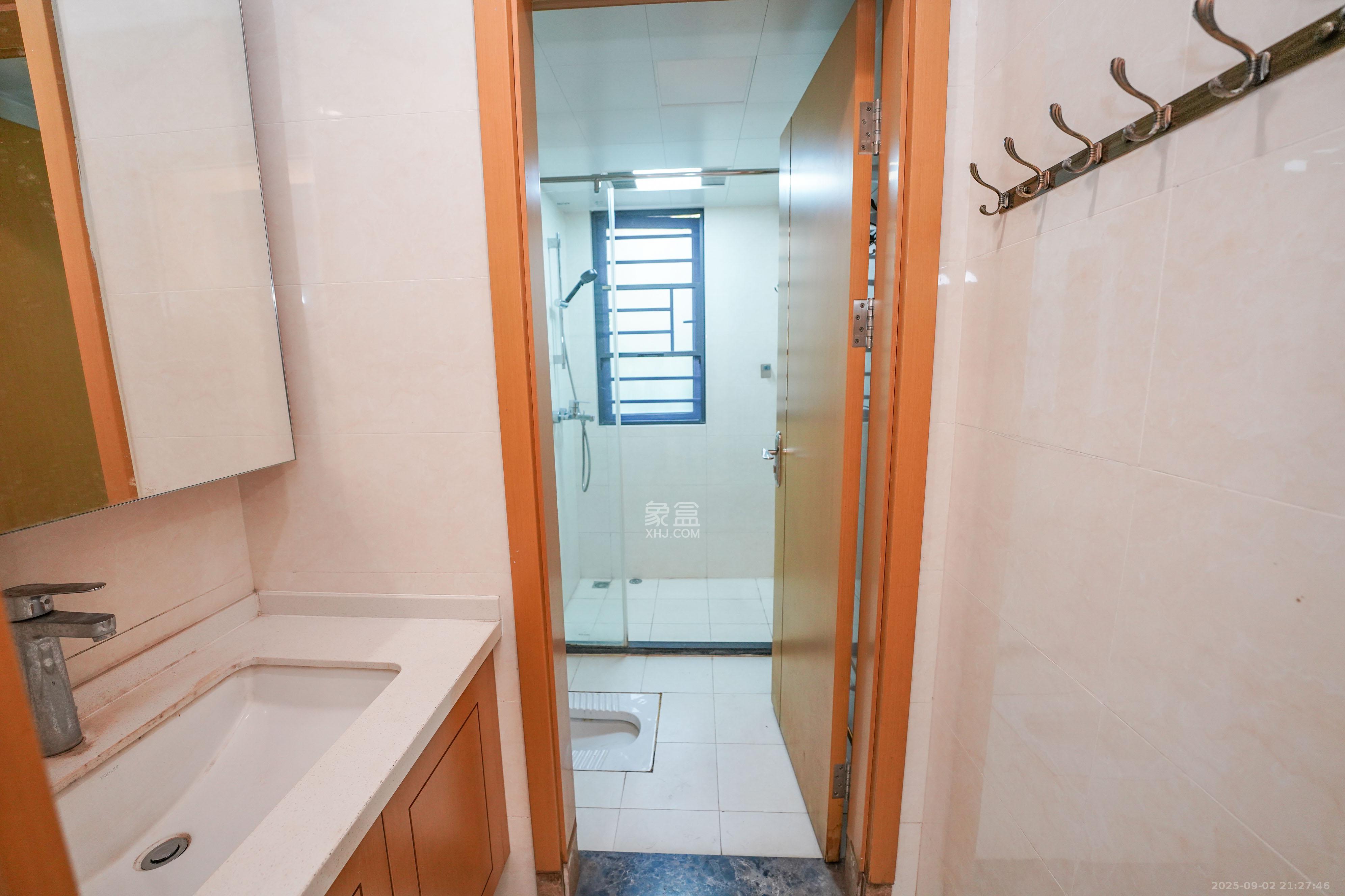 中建璟和城  4室2厅2卫    98.0万 中建璟和城  4室2厅2卫    98.0万卫生间