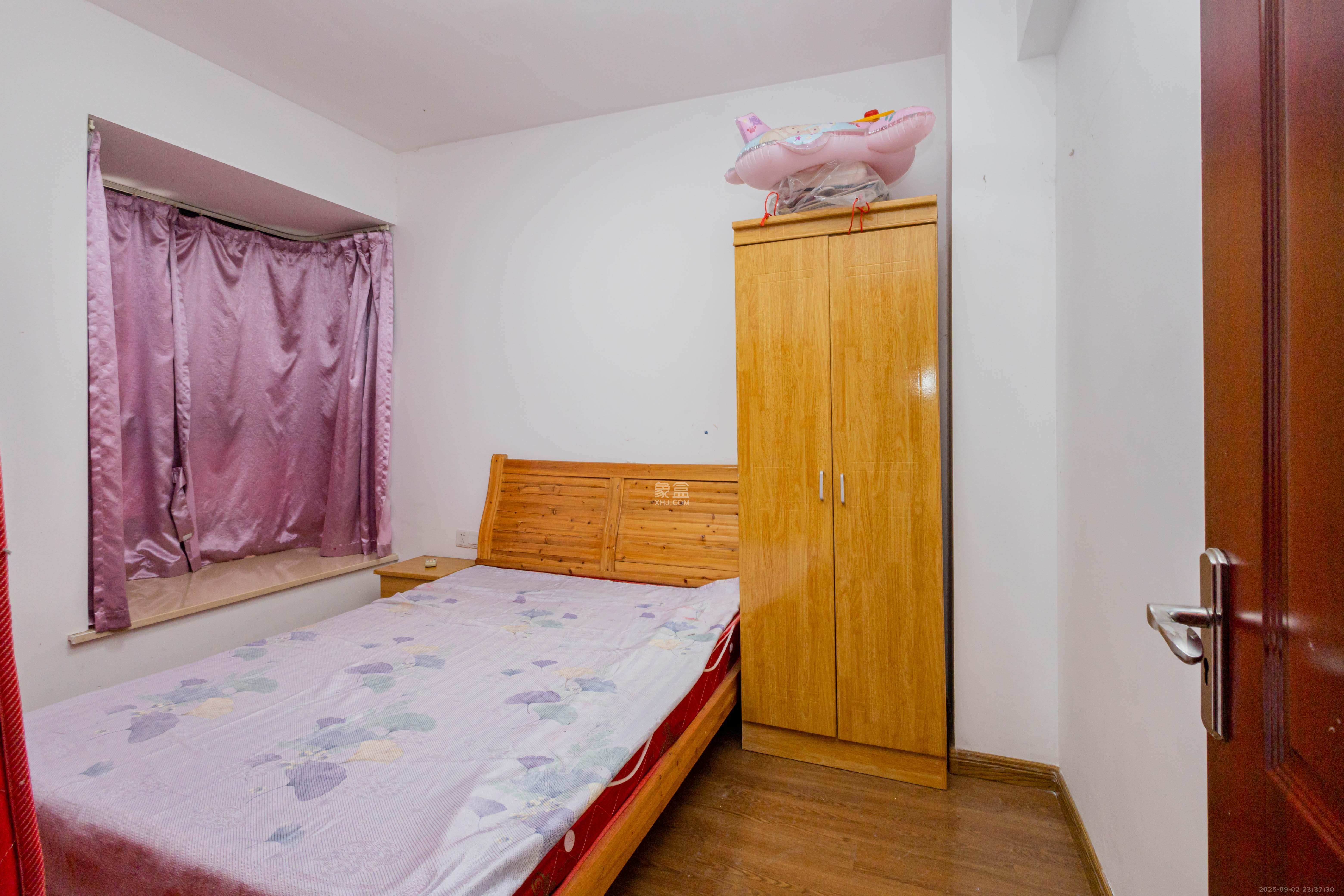 高林仕家  3室2厅2卫    65.0万卧室