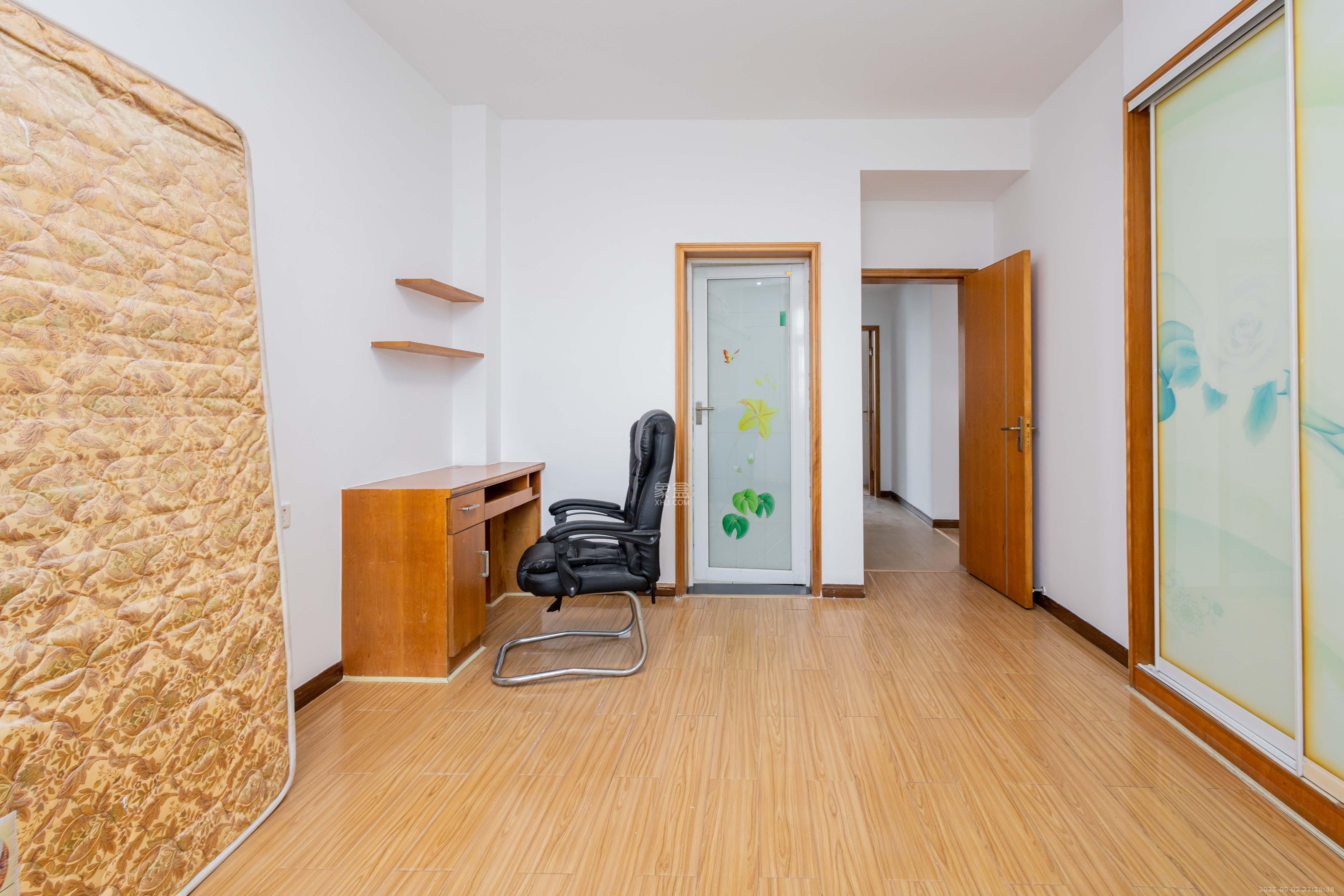 星城国际 4室2厅2卫 66.8万 星城国际 4室2厅2卫 66.8万卧室