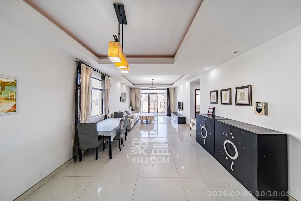 阳光100三期  3室2厅2卫    2400.0元/月 阳光100三期  3室2厅2卫    2400.0元/月