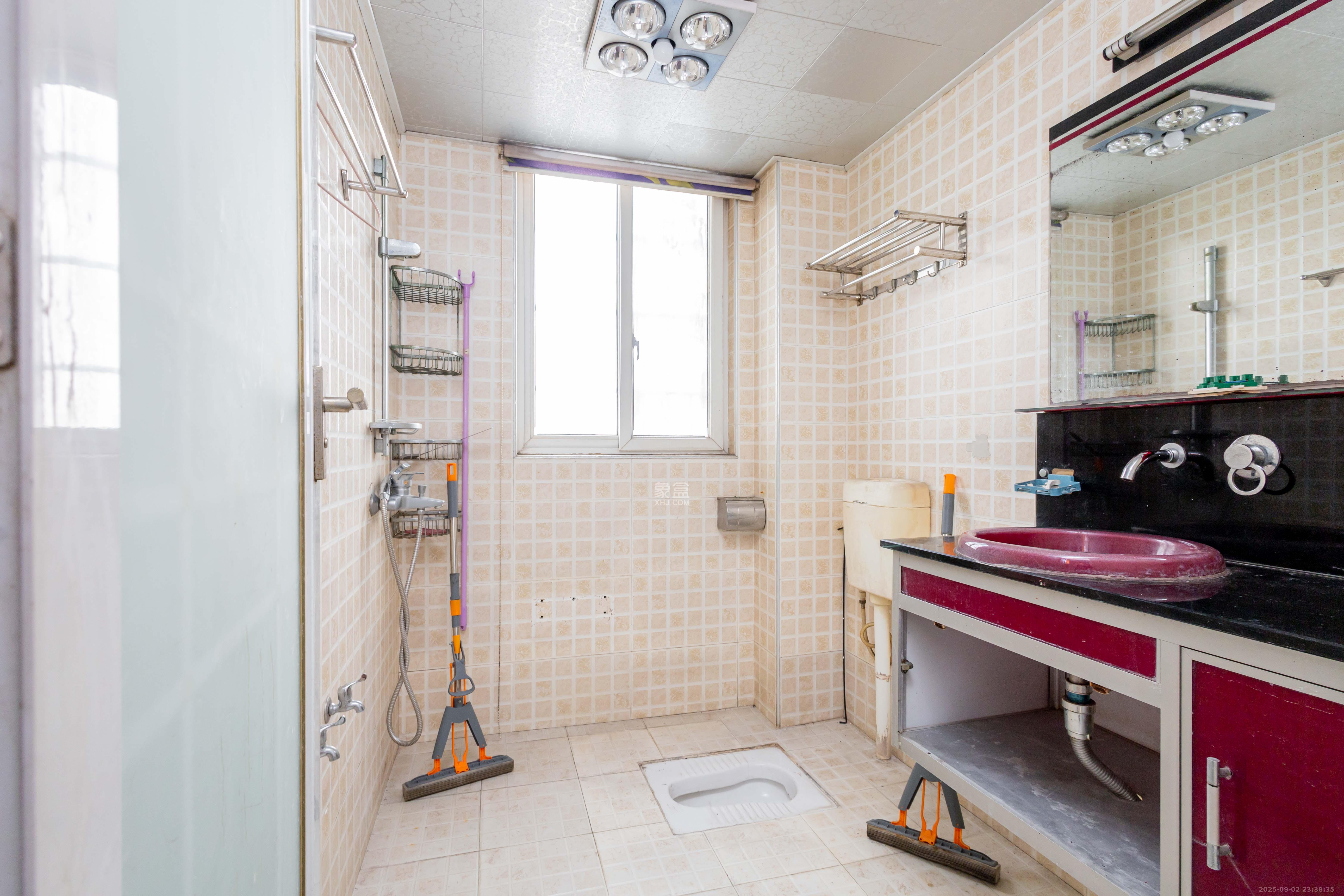 星城国际 4室2厅2卫 66.8万 星城国际 4室2厅2卫 66.8万卫生间