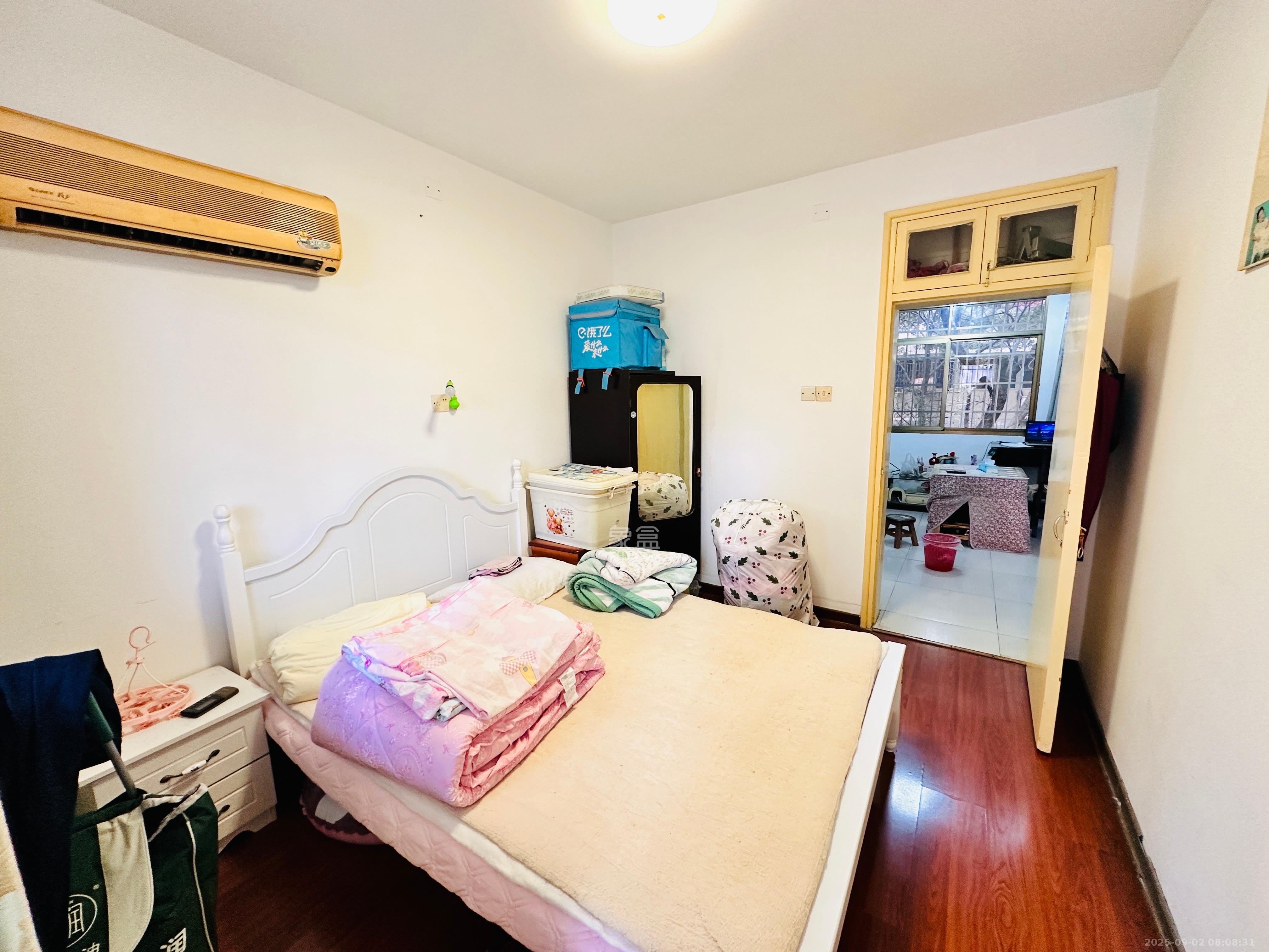 英才园三片  3室2厅1卫    2100.0元/月 英才园三片  3室2厅1卫    2100.0元/月室内图