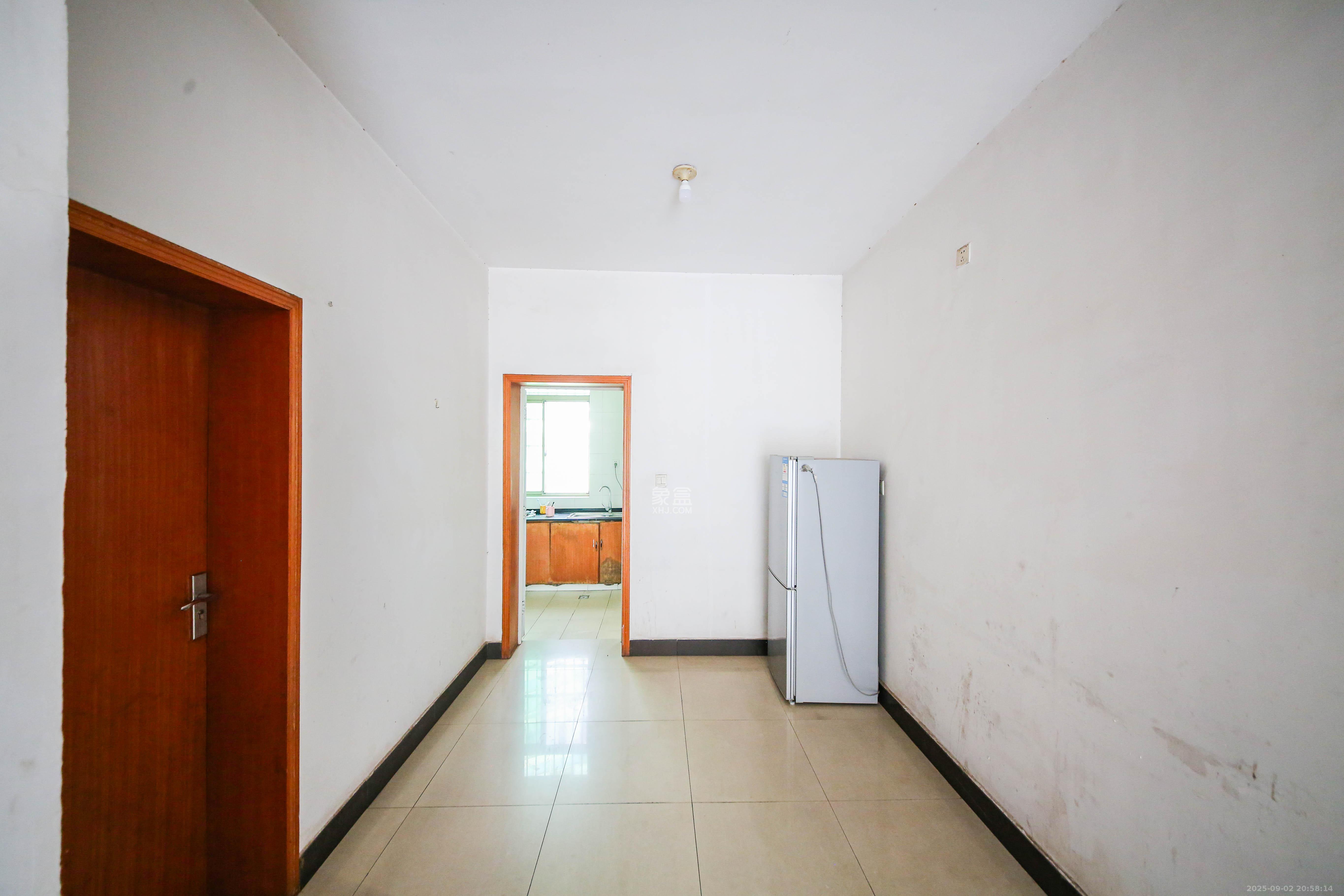 高升小区 3室2厅1卫 43.0万 高升小区 3室2厅1卫 43.0万客厅