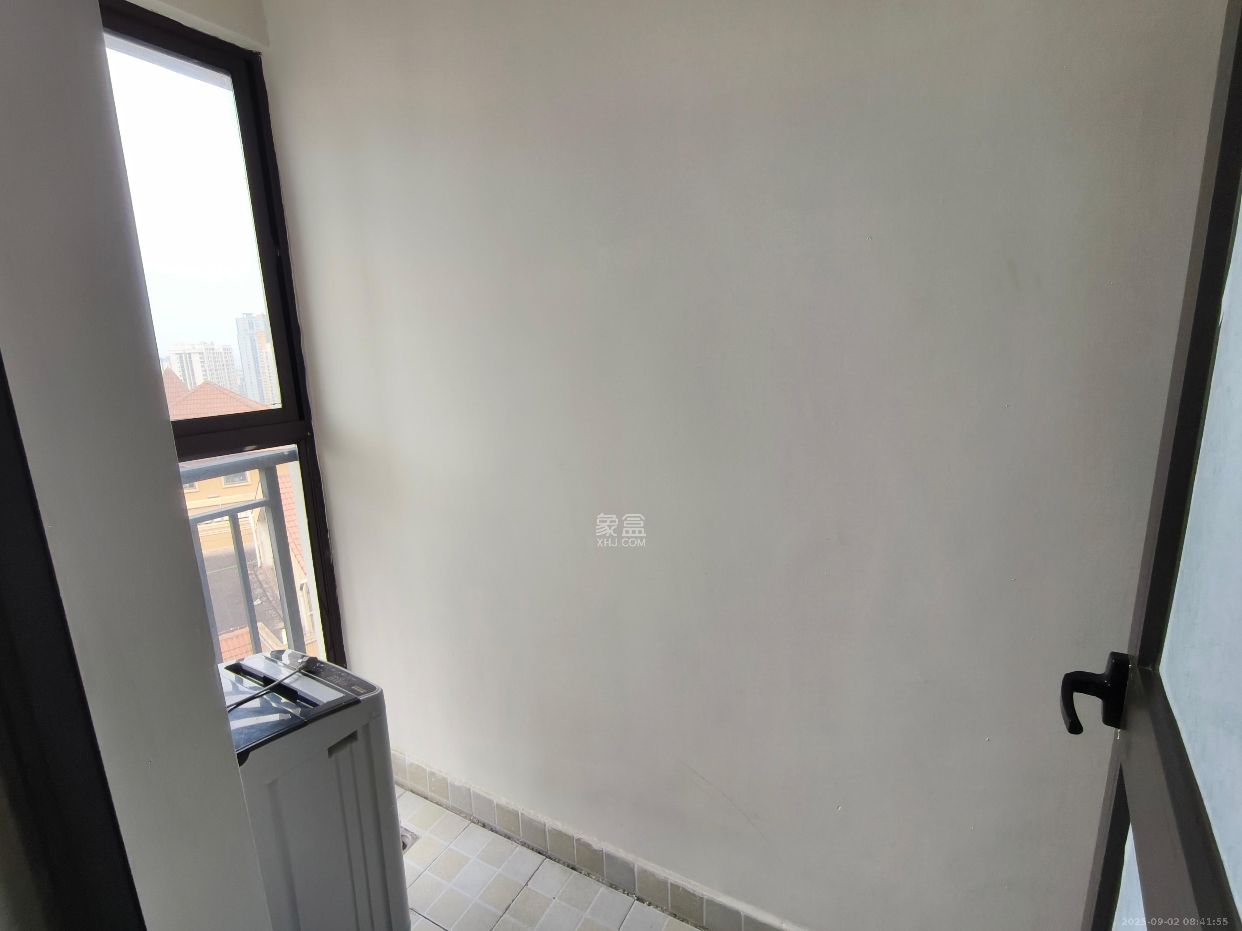 钱隆樽品(一、二、三期)  3室1厅1卫    2500.0元/月室内图