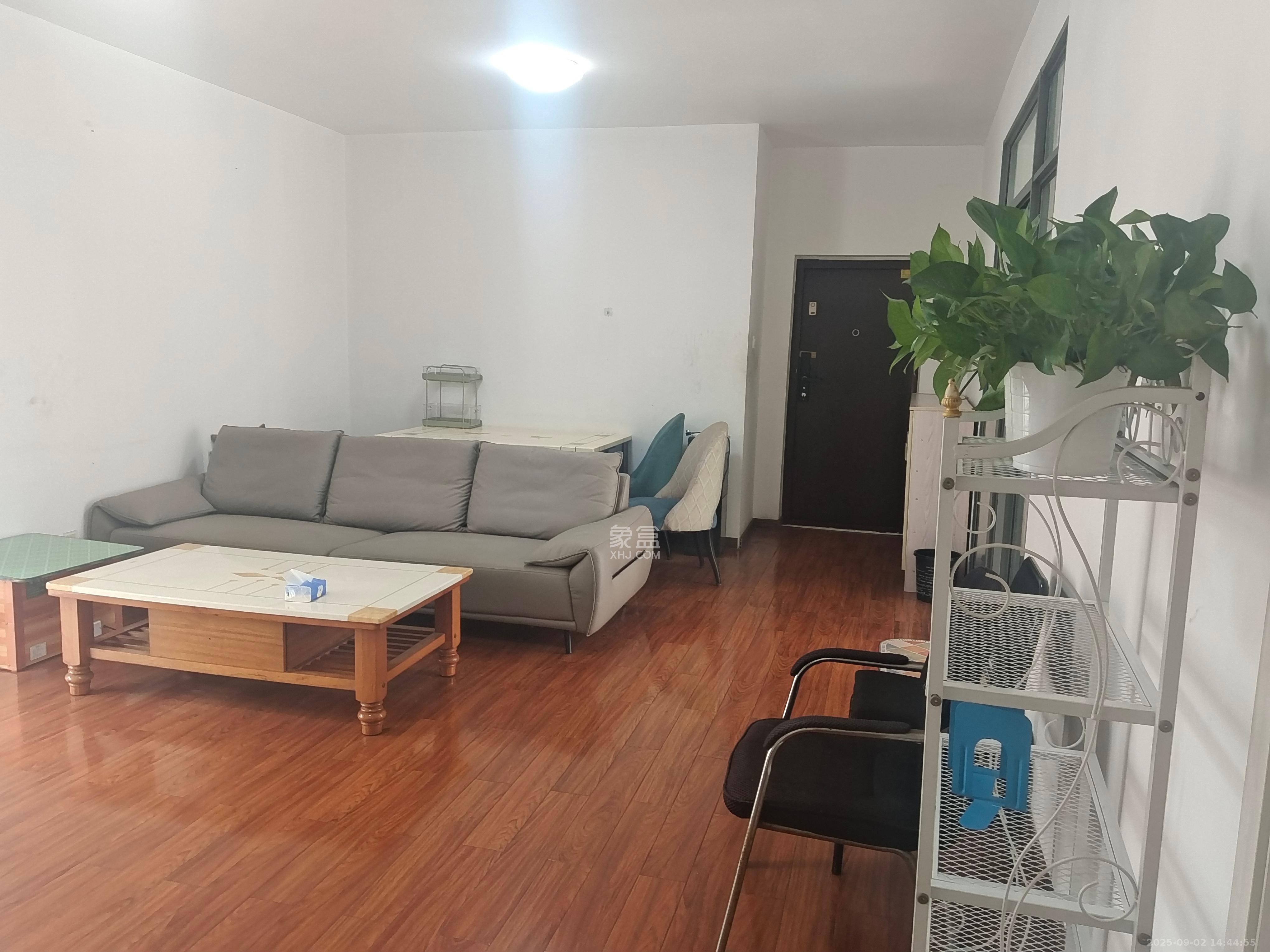 鑫远熙山  3室2厅1卫    2500.0元/月室内图