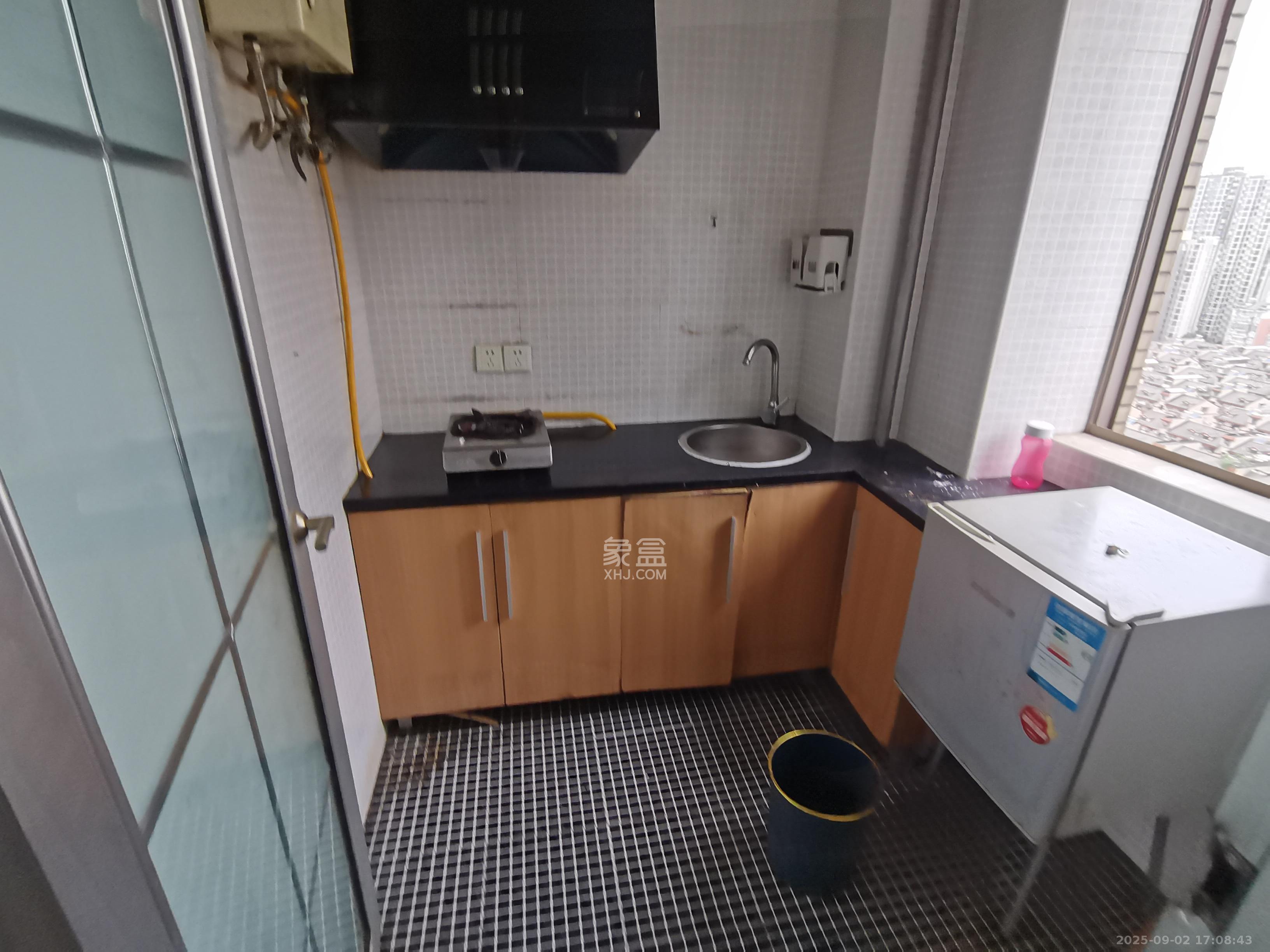 汇达国际公馆(汇达大厦) 1室0厅1卫 1300.0元/月 汇达国际公馆(汇达大厦) 1室0厅1卫 1300.0元/月室内图