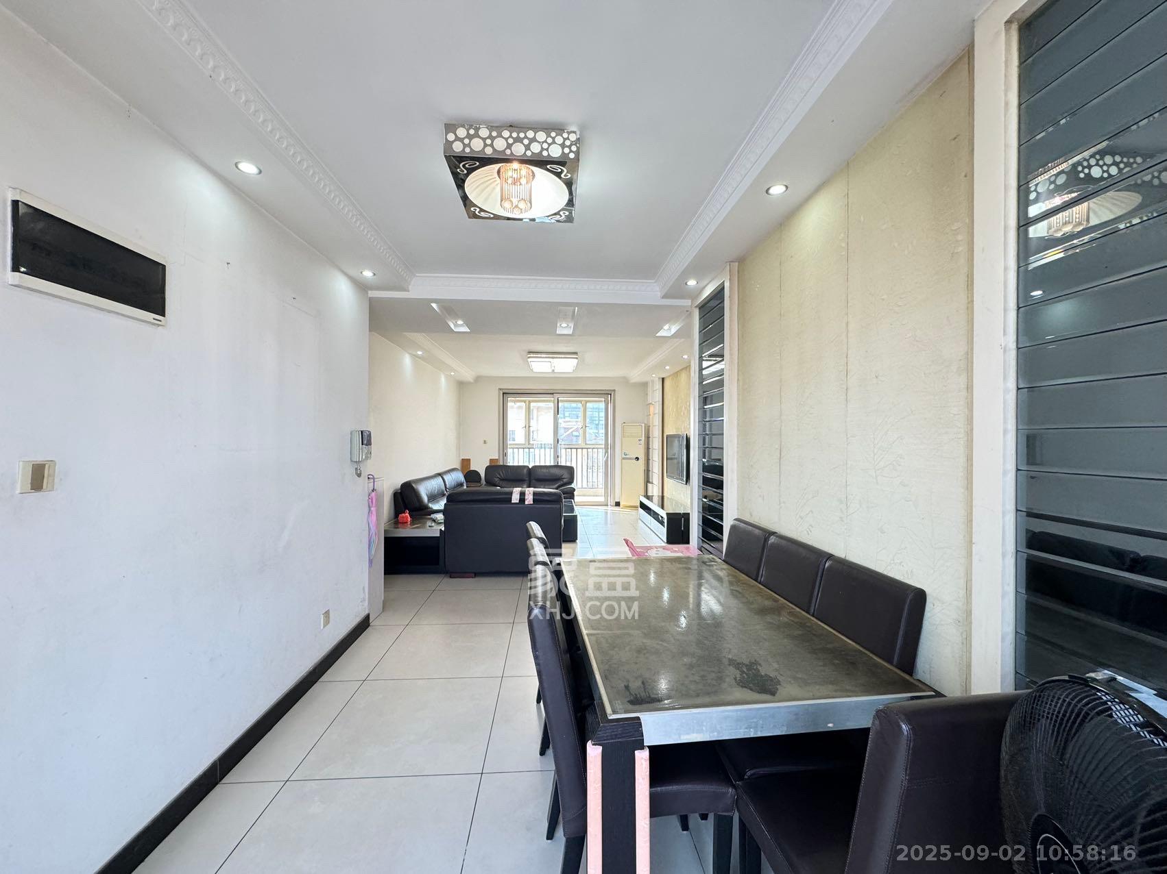 世嘉国际华城 2室2厅2卫 2900.0元/月 世嘉国际华城 2室2厅2卫 2900.0元/月室内图