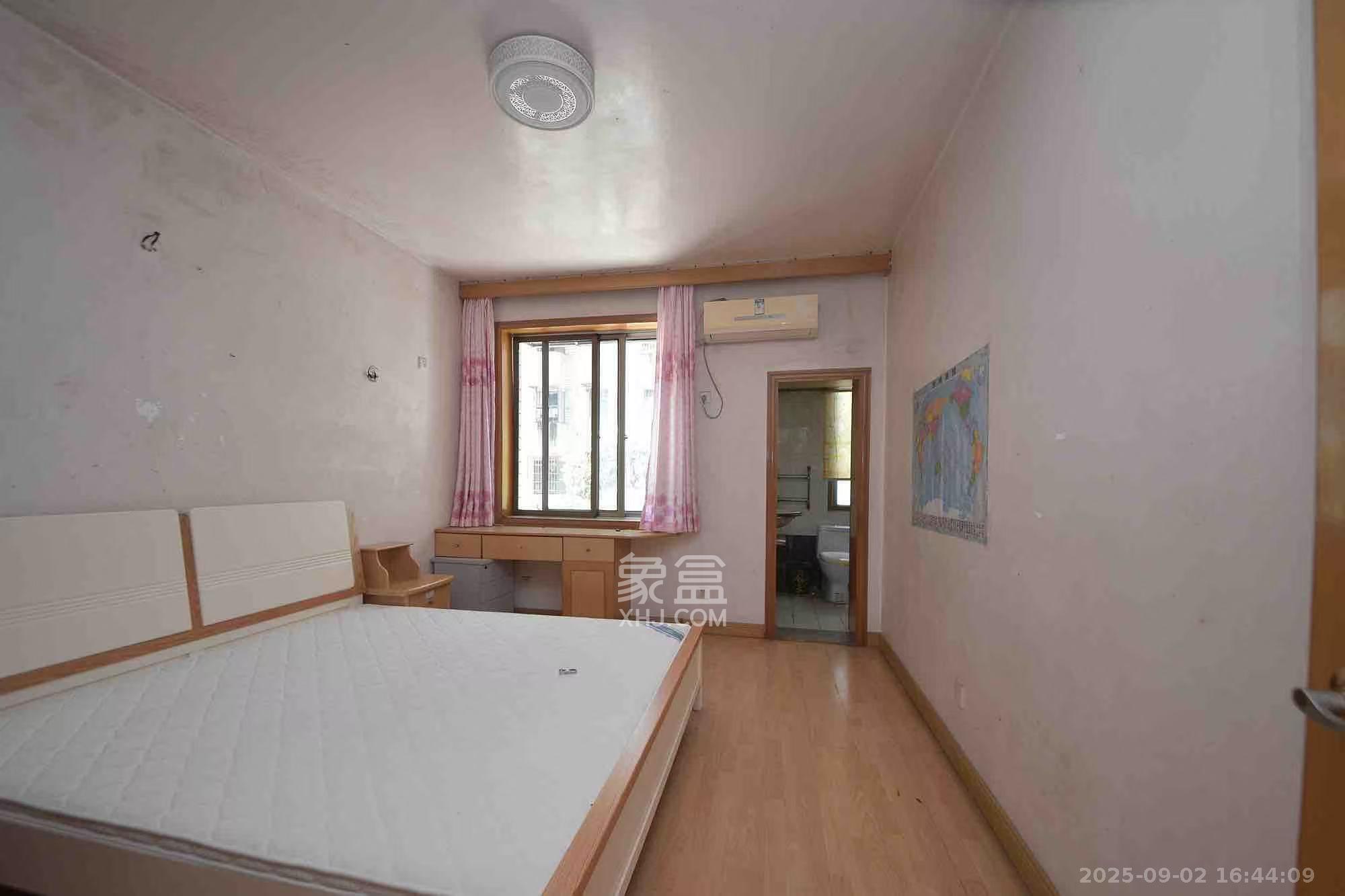 地税五分局小区  3室2厅2卫    2400.0元/月 地税五分局小区  3室2厅2卫    2400.0元/月室内图