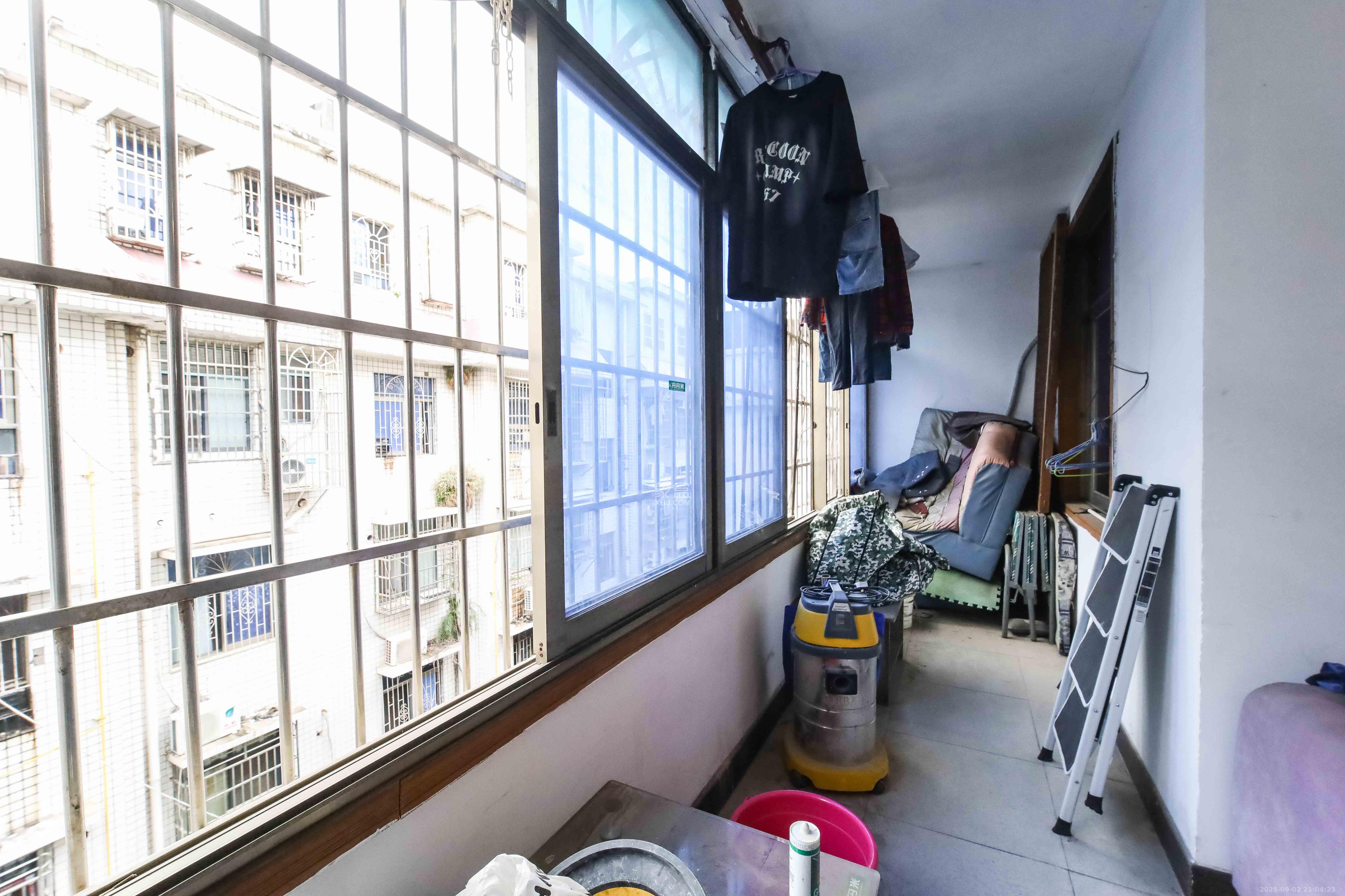 马王堆陶瓷城新合区  2室2厅1卫    38.8万 马王堆陶瓷城新合区  2室2厅1卫    38.8万阳台