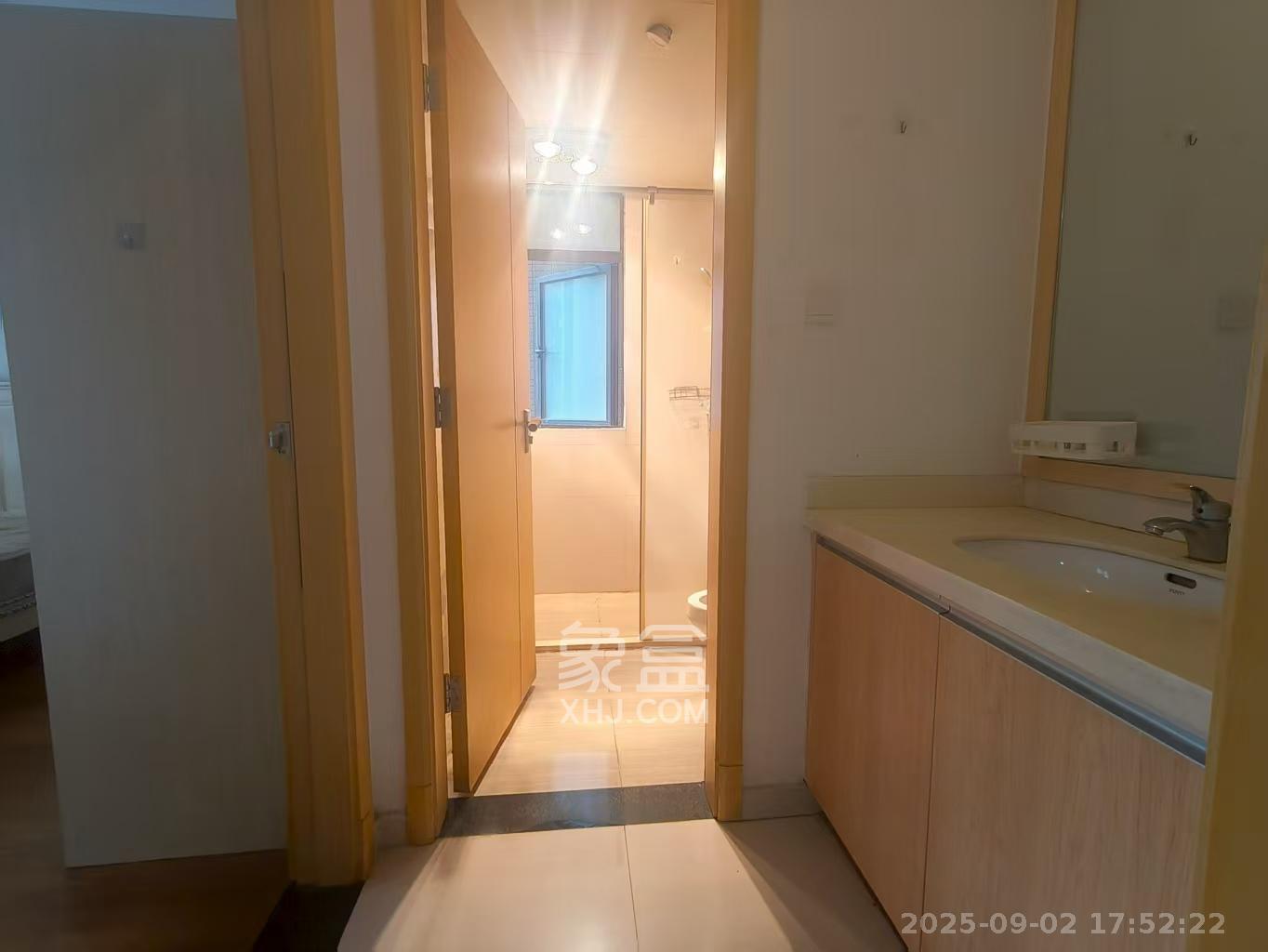 中海国际四期 2室2厅1卫 1800.0元/月 中海国际四期 2室2厅1卫 1800.0元/月室内图