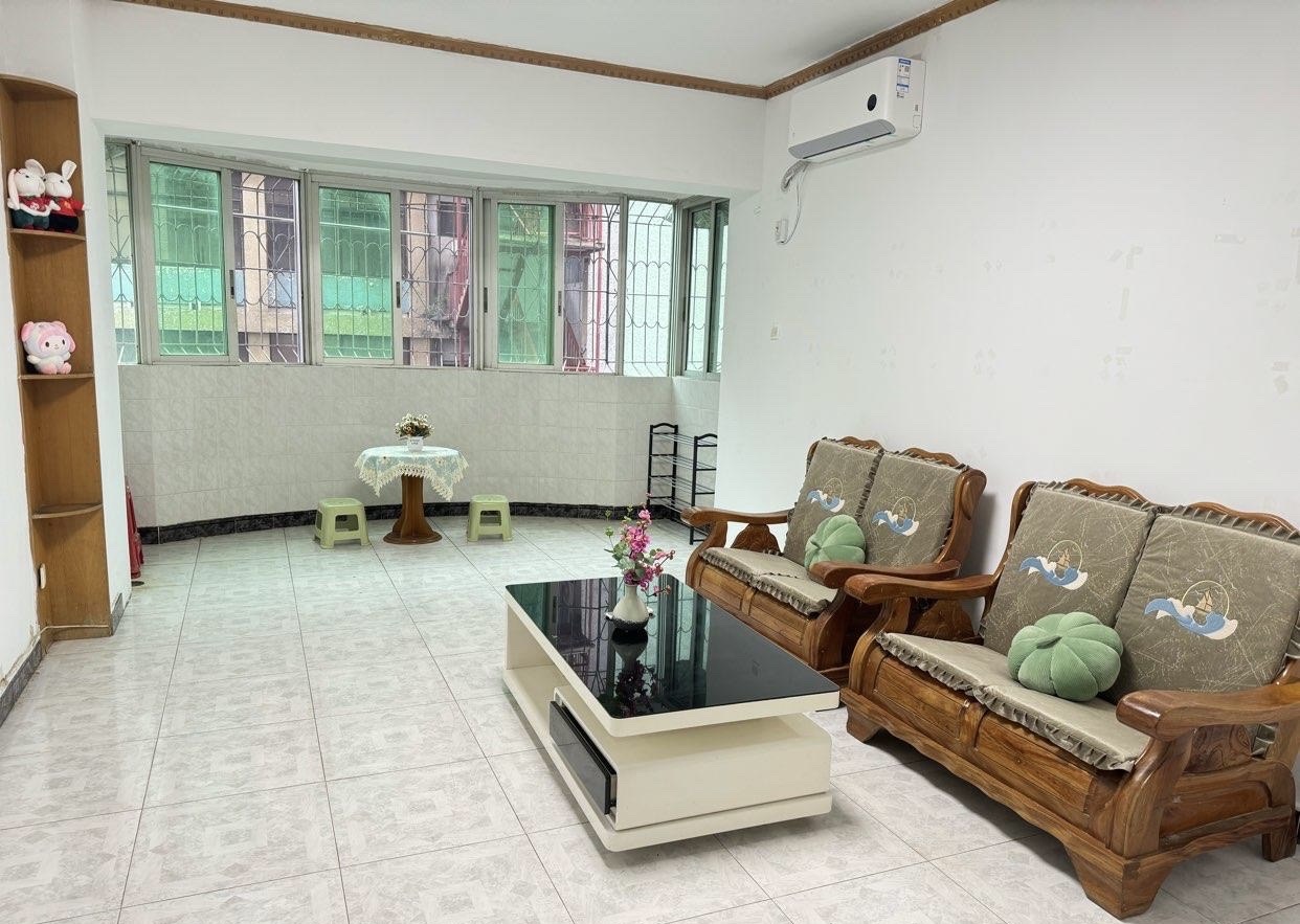 海关宿舍(盐灶路) 3室2厅1卫 2300.0元/月 海关宿舍(盐灶路) 3室2厅1卫 2300.0元/月室内图