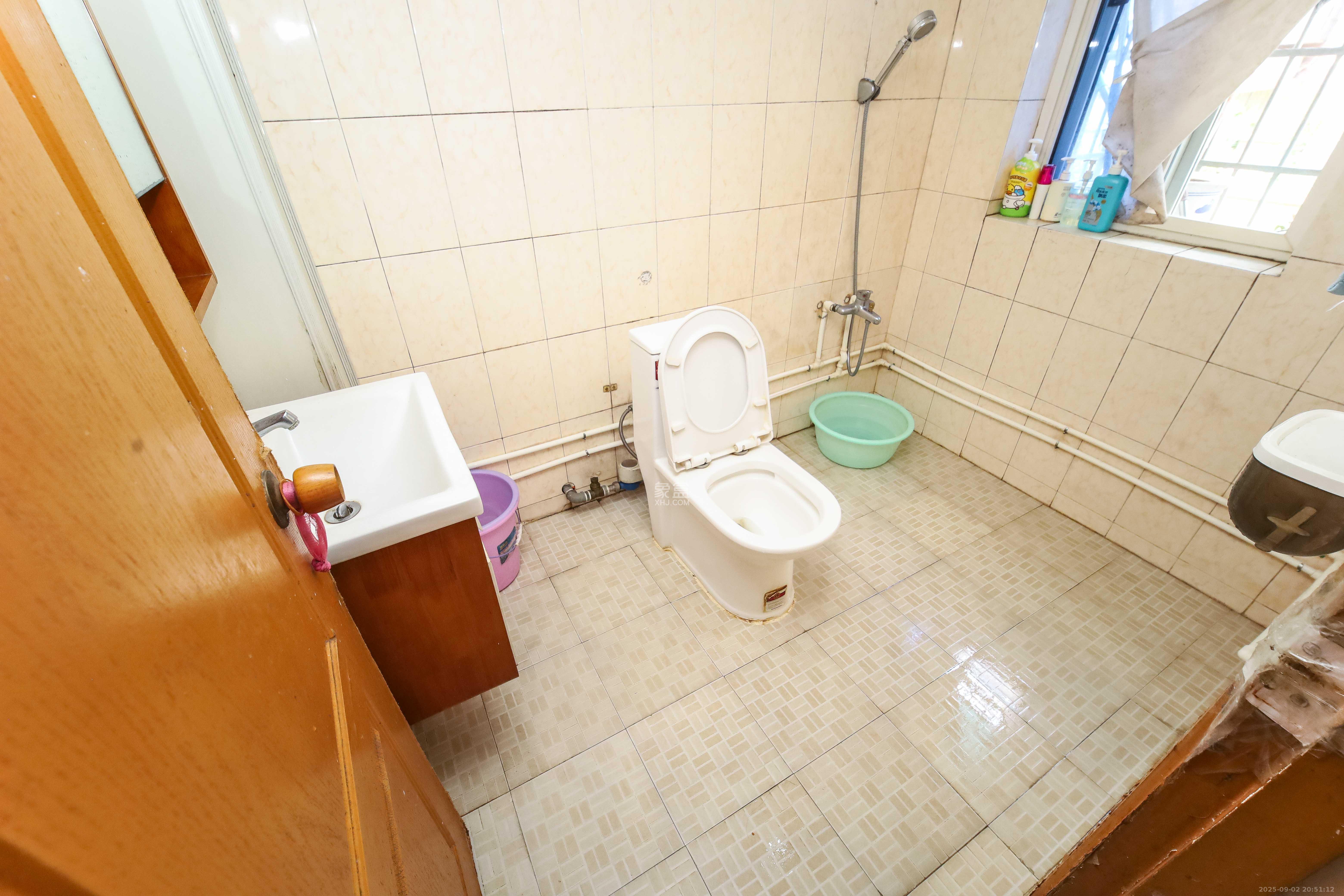 荷花园电信宿舍（天辰荷花苑）  2室2厅1卫    78.0万卫生间