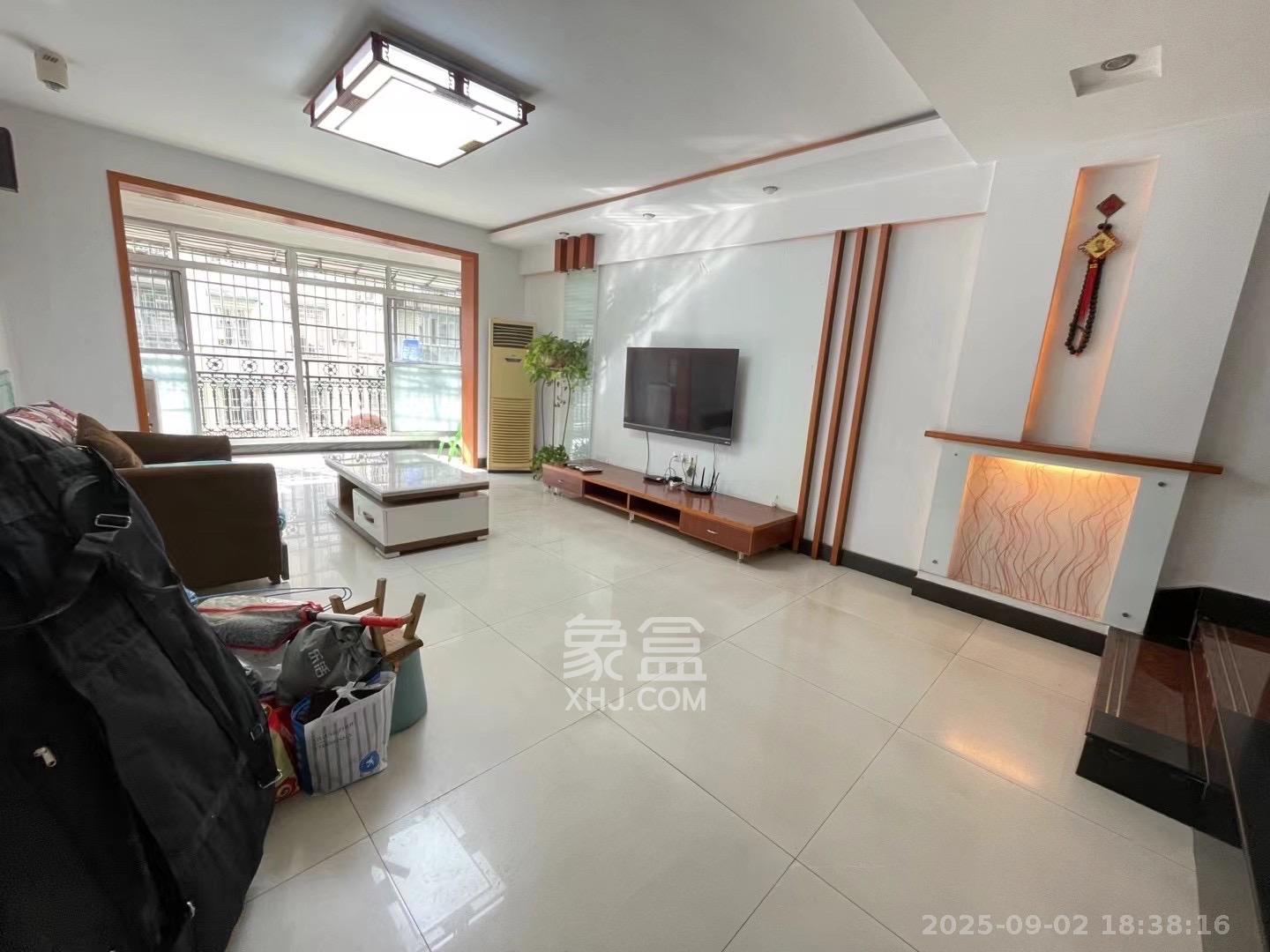 运通馨苑 1室0厅0卫 2500.0元/月 运通馨苑 1室0厅0卫 2500.0元/月室内图