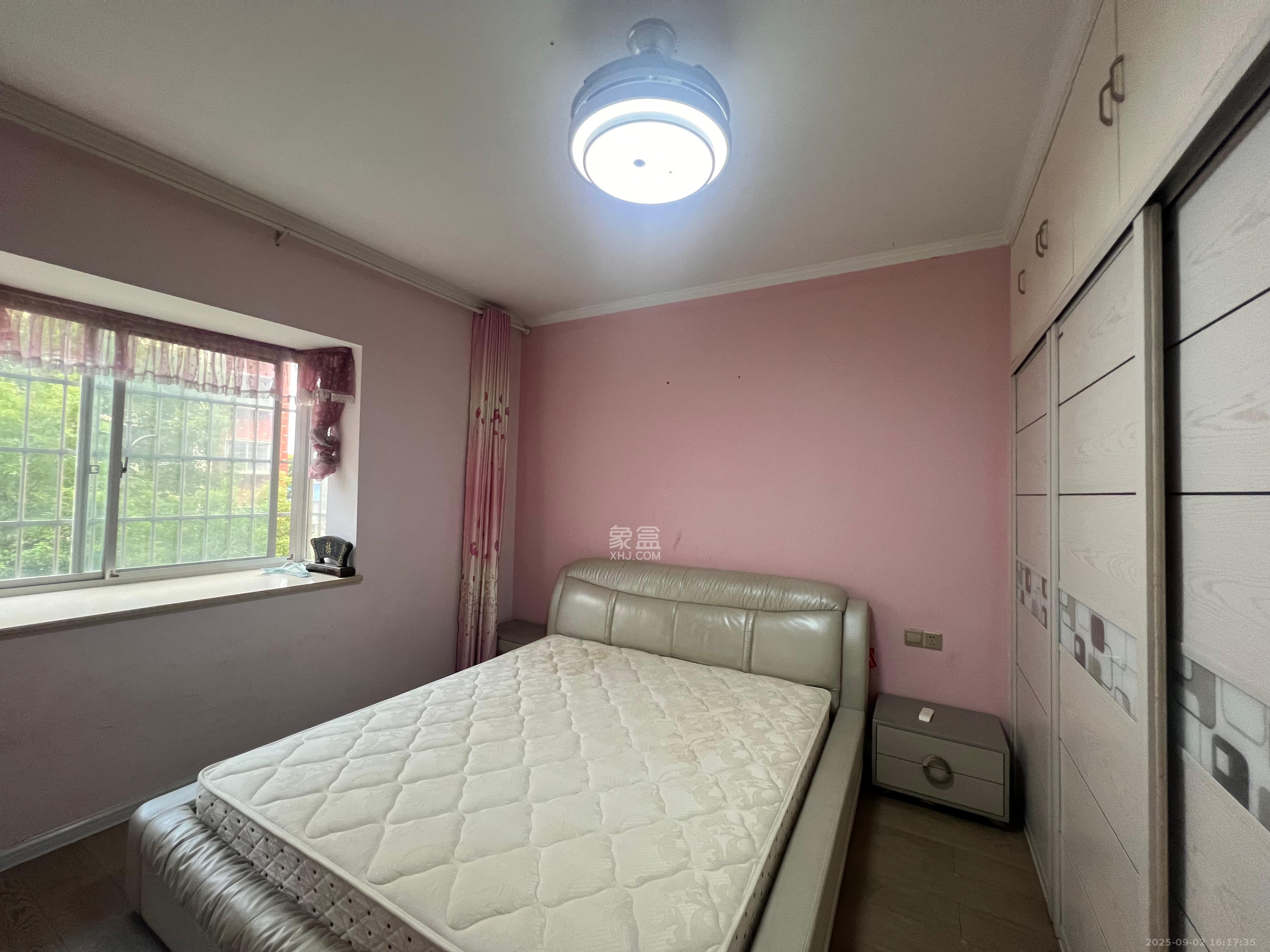 华夏佳园二期 3室2厅2卫 1400.0元/月 华夏佳园二期 3室2厅2卫 1400.0元/月室内图