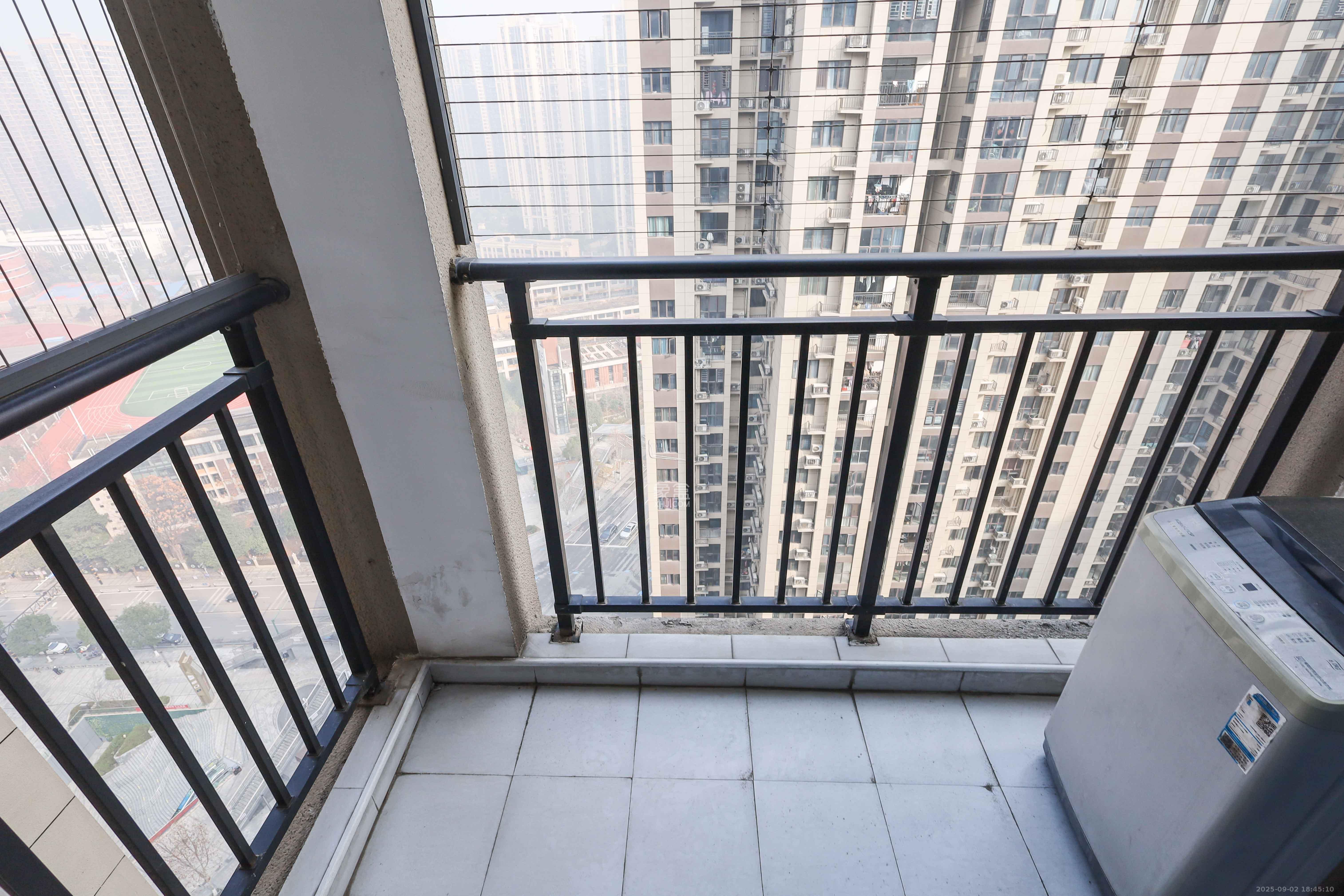 中国铁建梅溪青秀二期 4室2厅2卫 142.0万 中国铁建梅溪青秀二期 4室2厅2卫 142.0万阳台