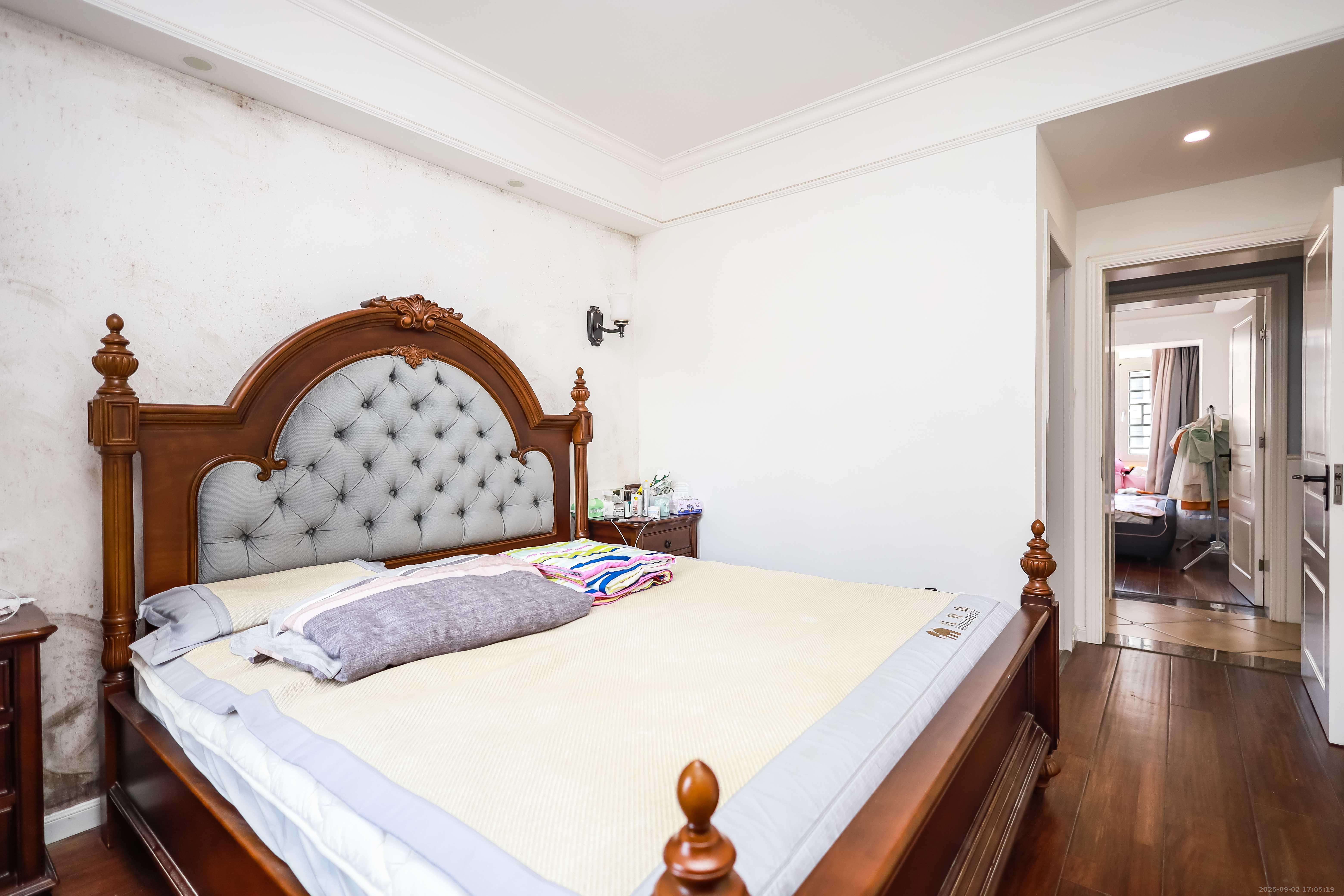 天麓尚层  4室2厅2卫    120.0万 天麓尚层  4室2厅2卫    120.0万卧室