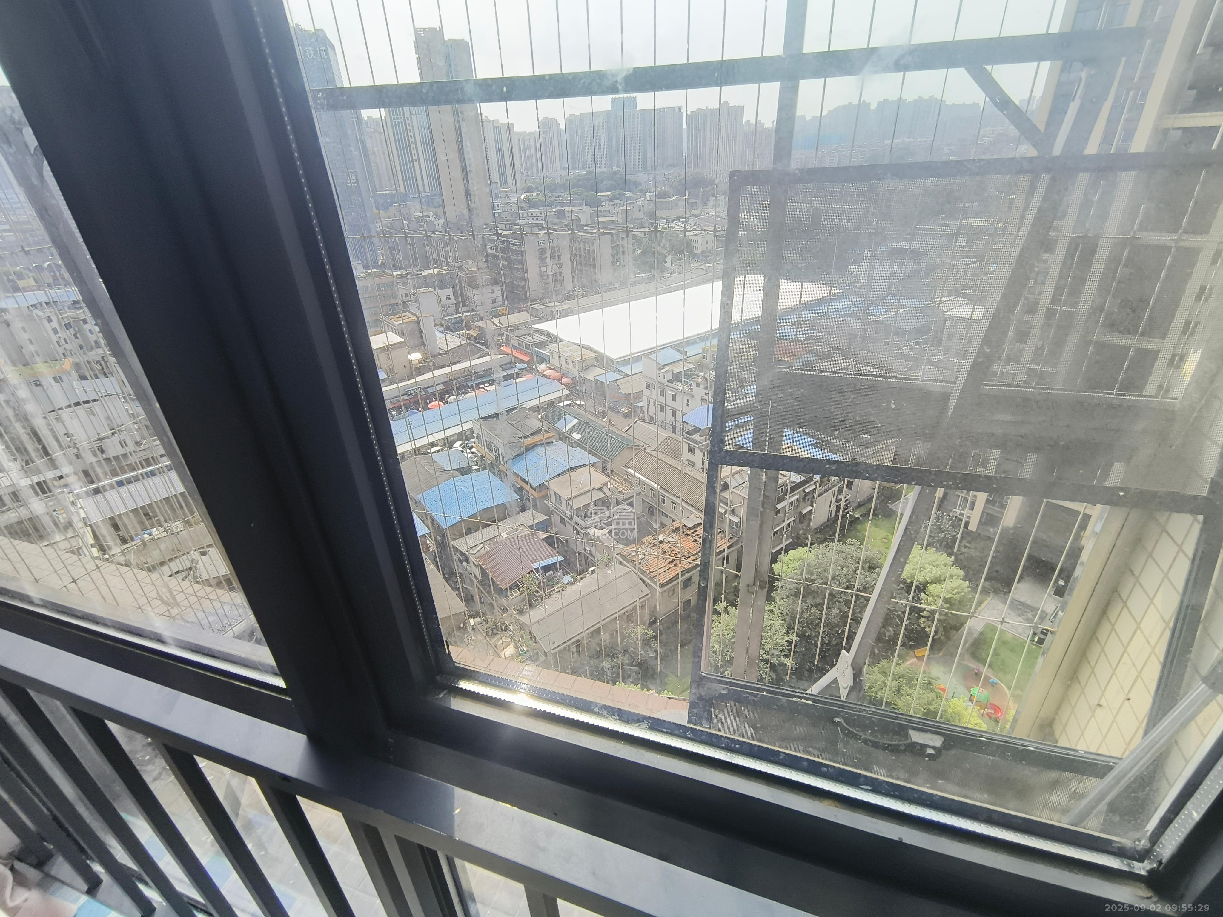 叠彩兰亭  1室1厅1卫    1300.0元/月 叠彩兰亭  1室1厅1卫    1300.0元/月室内图