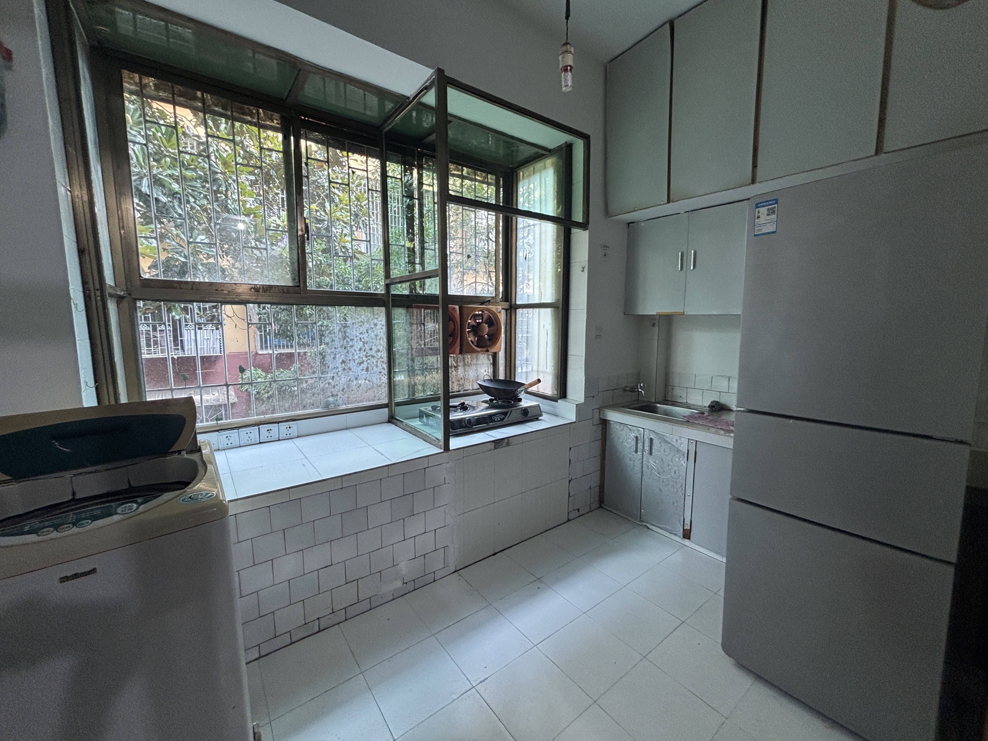 娄底市供销大院家属楼 2室2厅1卫 800.0元/月 娄底市供销大院家属楼 2室2厅1卫 800.0元/月室内图