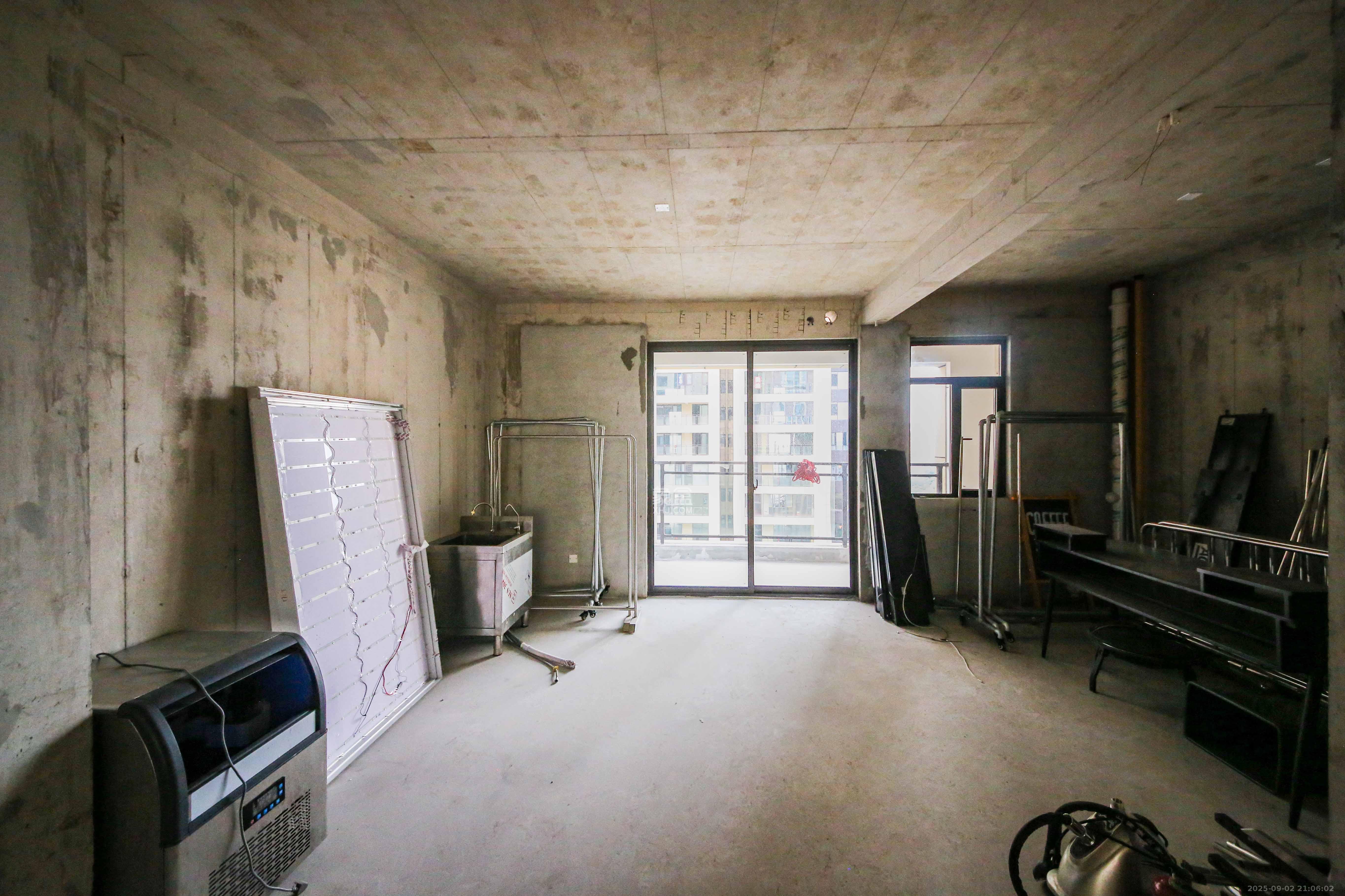 兴铁湘府和园  1室0厅0卫    326.0万客厅