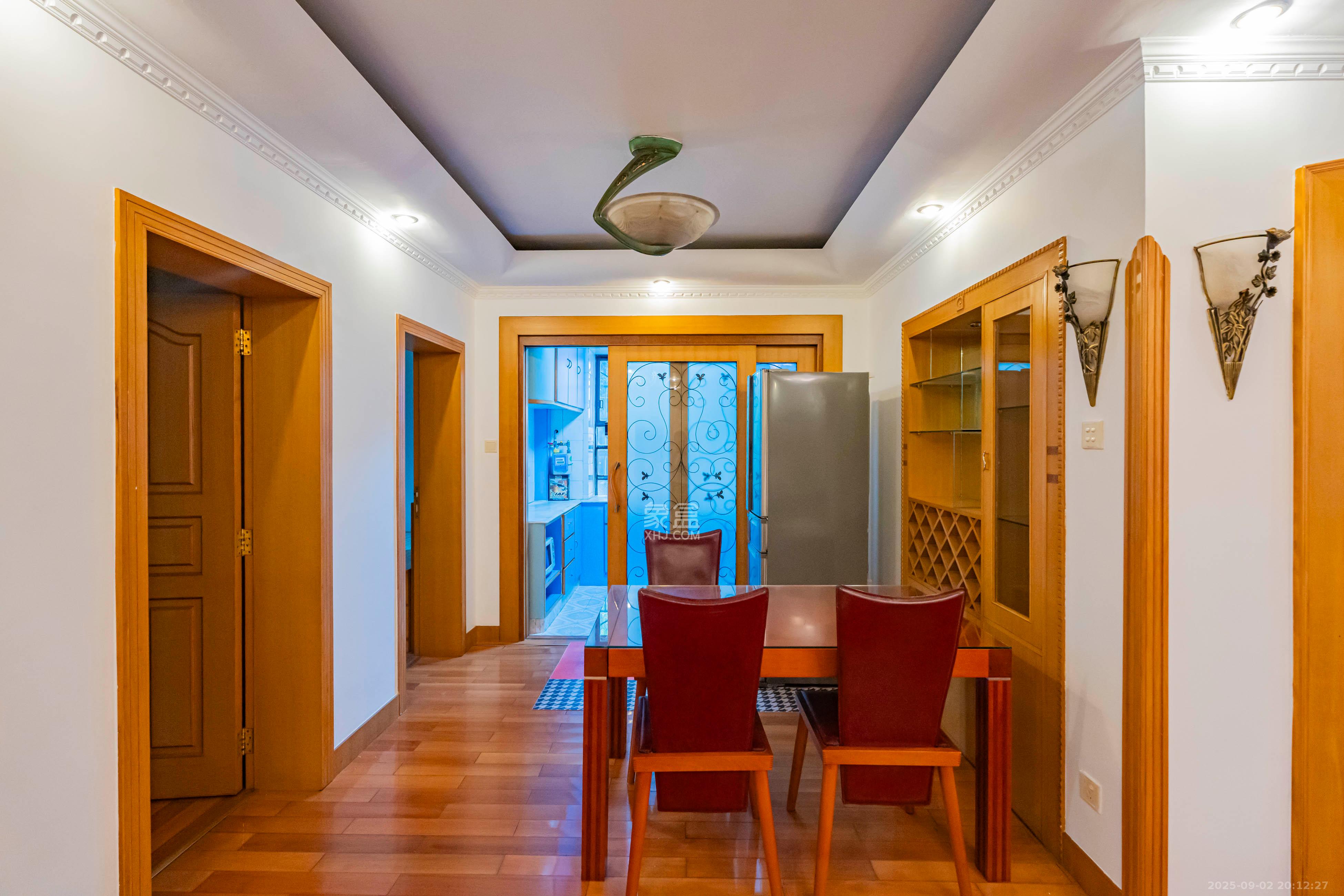 展览馆科协宿舍  4室2厅1卫    125.0万 展览馆科协宿舍  4室2厅1卫    125.0万客厅