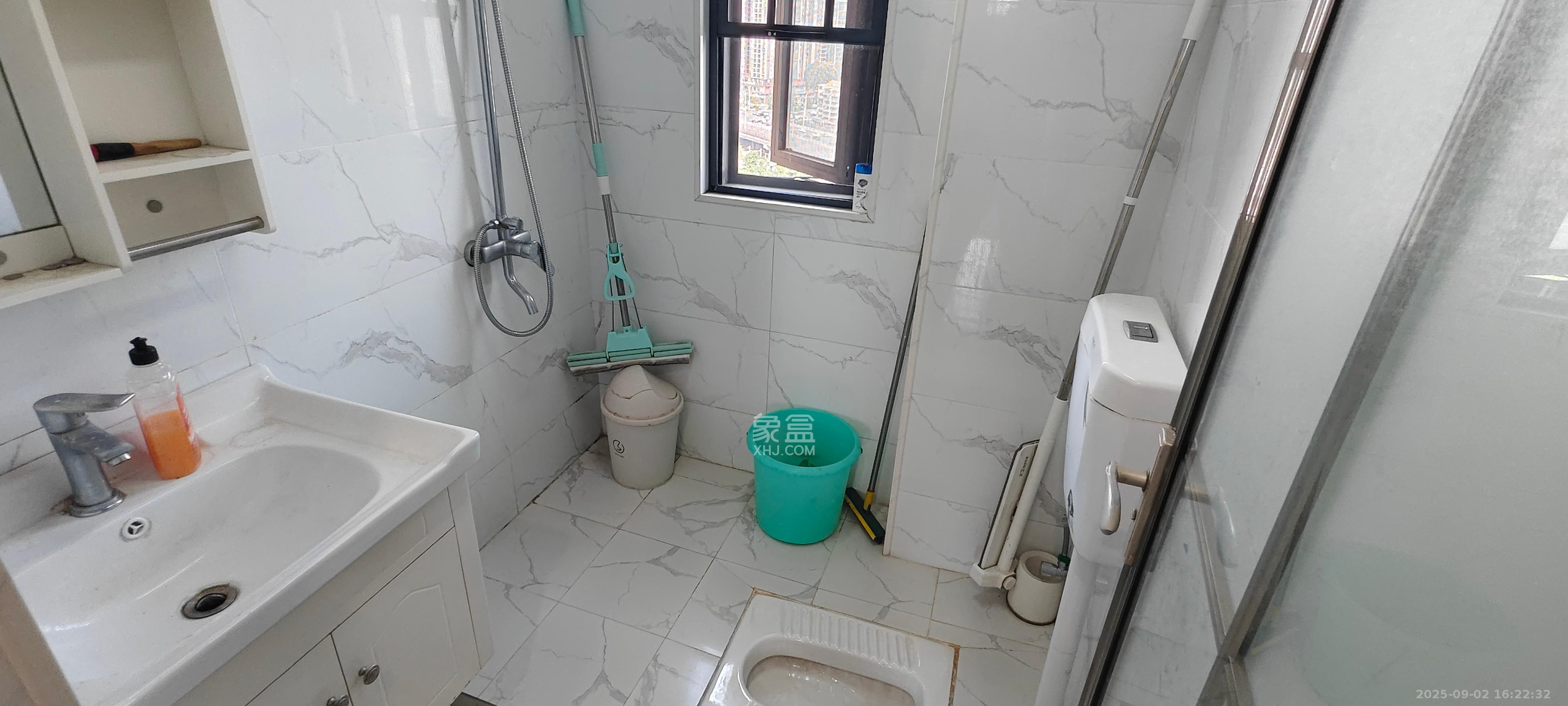 叠彩兰亭 3室2厅2卫 2600.0元/月 叠彩兰亭 3室2厅2卫 2600.0元/月室内图