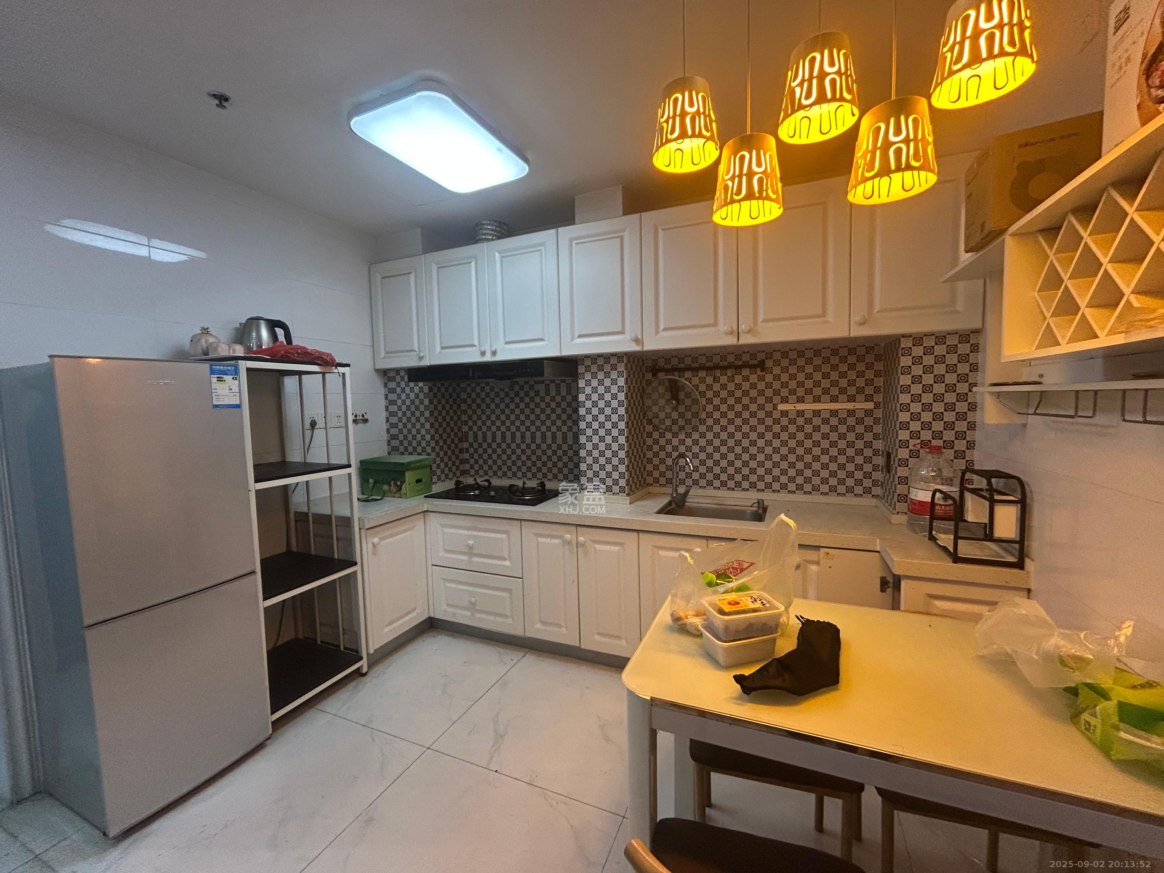 绿地中央广场  2室2厅1卫    2300.0元/月 绿地中央广场  2室2厅1卫    2300.0元/月室内图