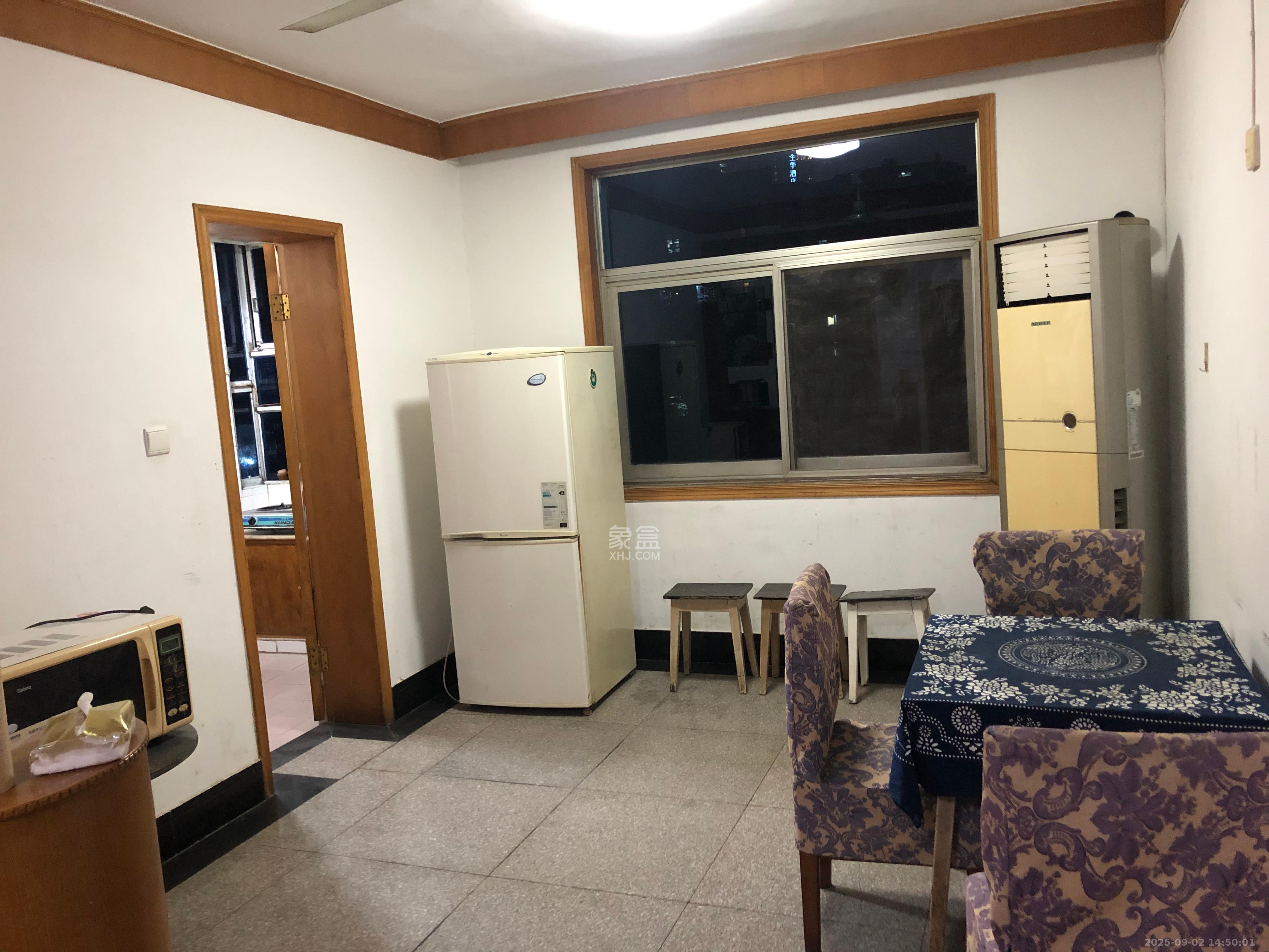 公交园小区（公交新村）  2室1厅1卫    1500.0元/月室内图