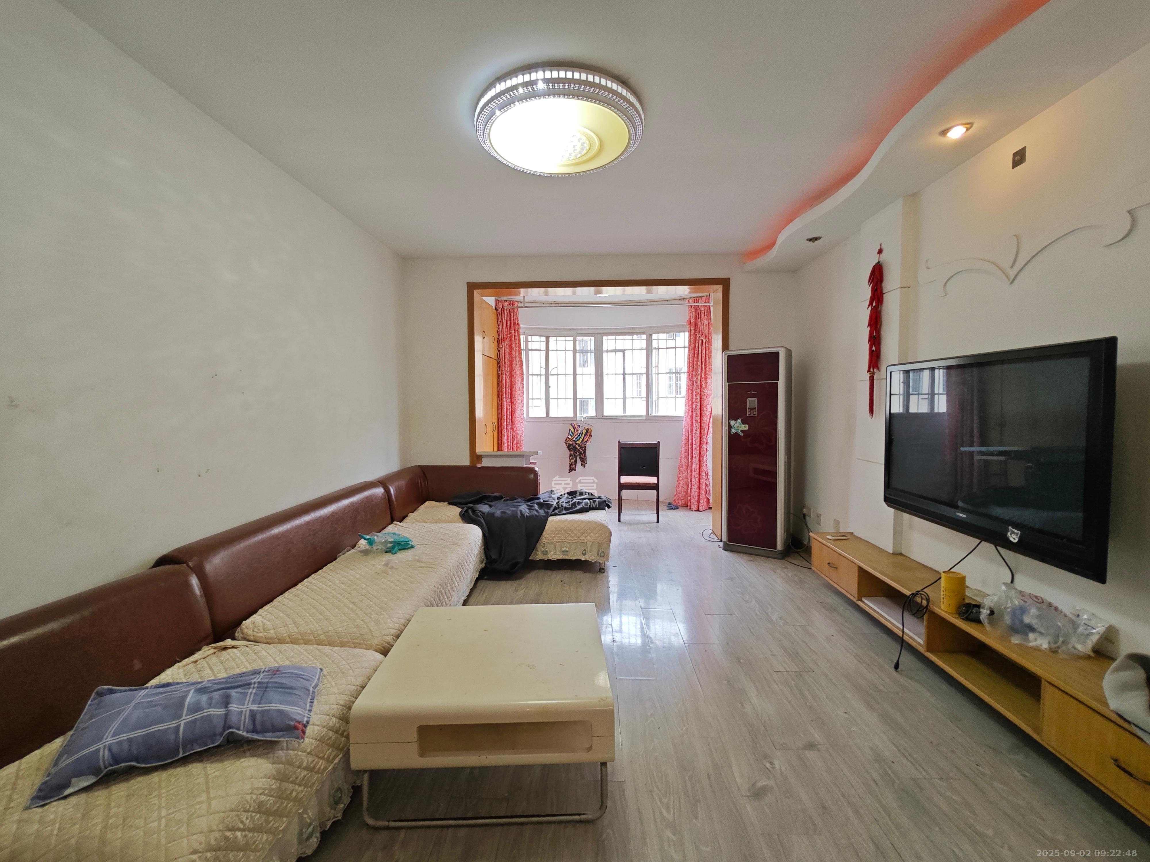 德润园  3室2厅1卫    2000.0元/月 德润园  3室2厅1卫    2000.0元/月