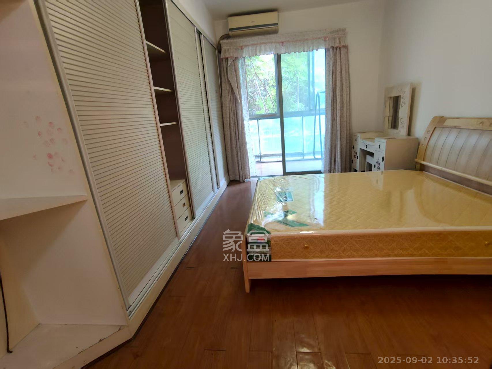 阳光100二期 4室2厅1卫 1800.0元/月 阳光100二期 4室2厅1卫 1800.0元/月室内图