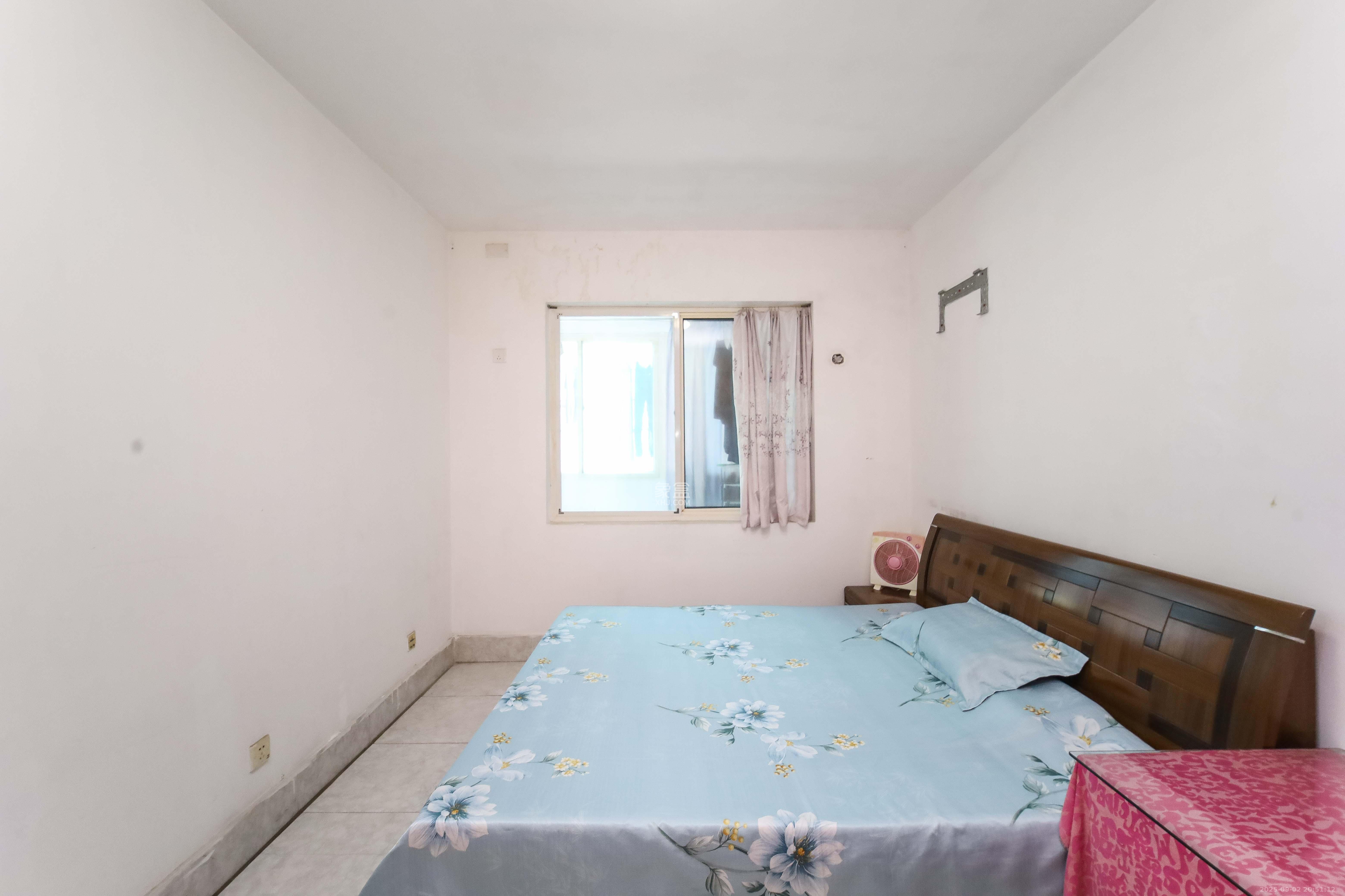 荷花园电信宿舍（天辰荷花苑）  2室2厅1卫    78.0万卧室