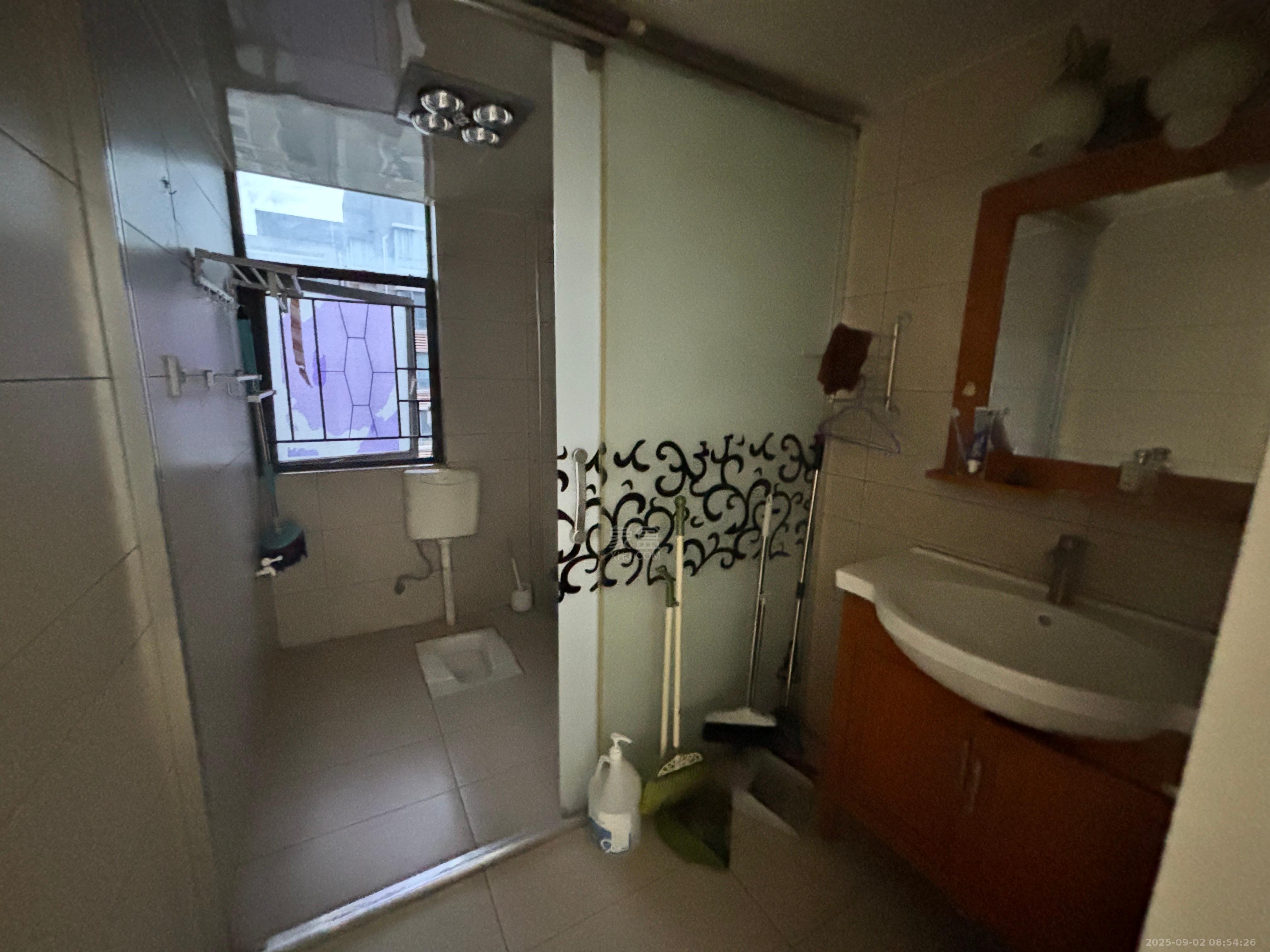 城市风景 3室1厅2卫 1800.0元/月 城市风景 3室1厅2卫 1800.0元/月室内图