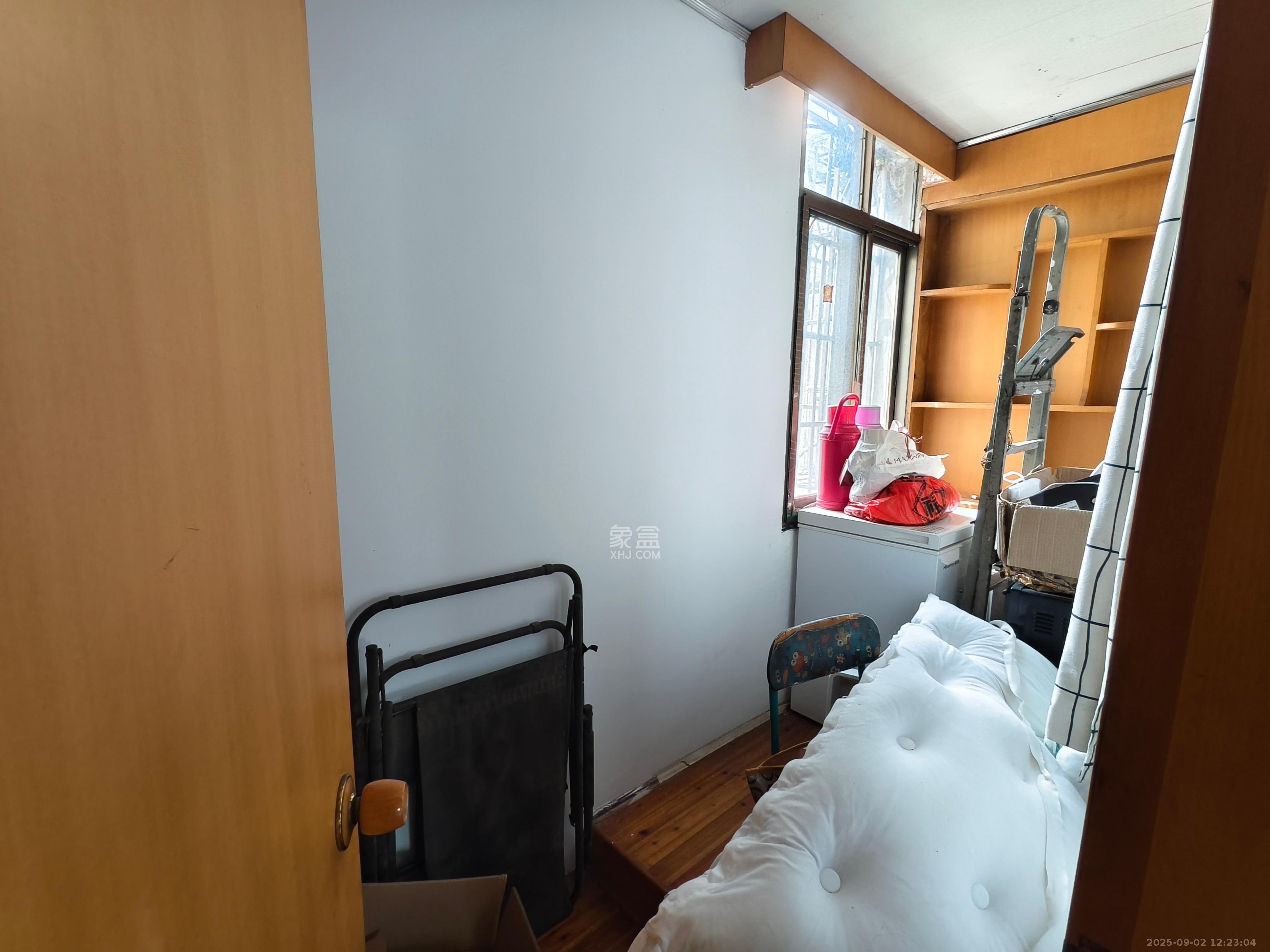 湖南医大附二院红旗区宿舍 2室1厅1卫 1500.0元/月 湖南医大附二院红旗区宿舍 2室1厅1卫 1500.0元/月室内图
