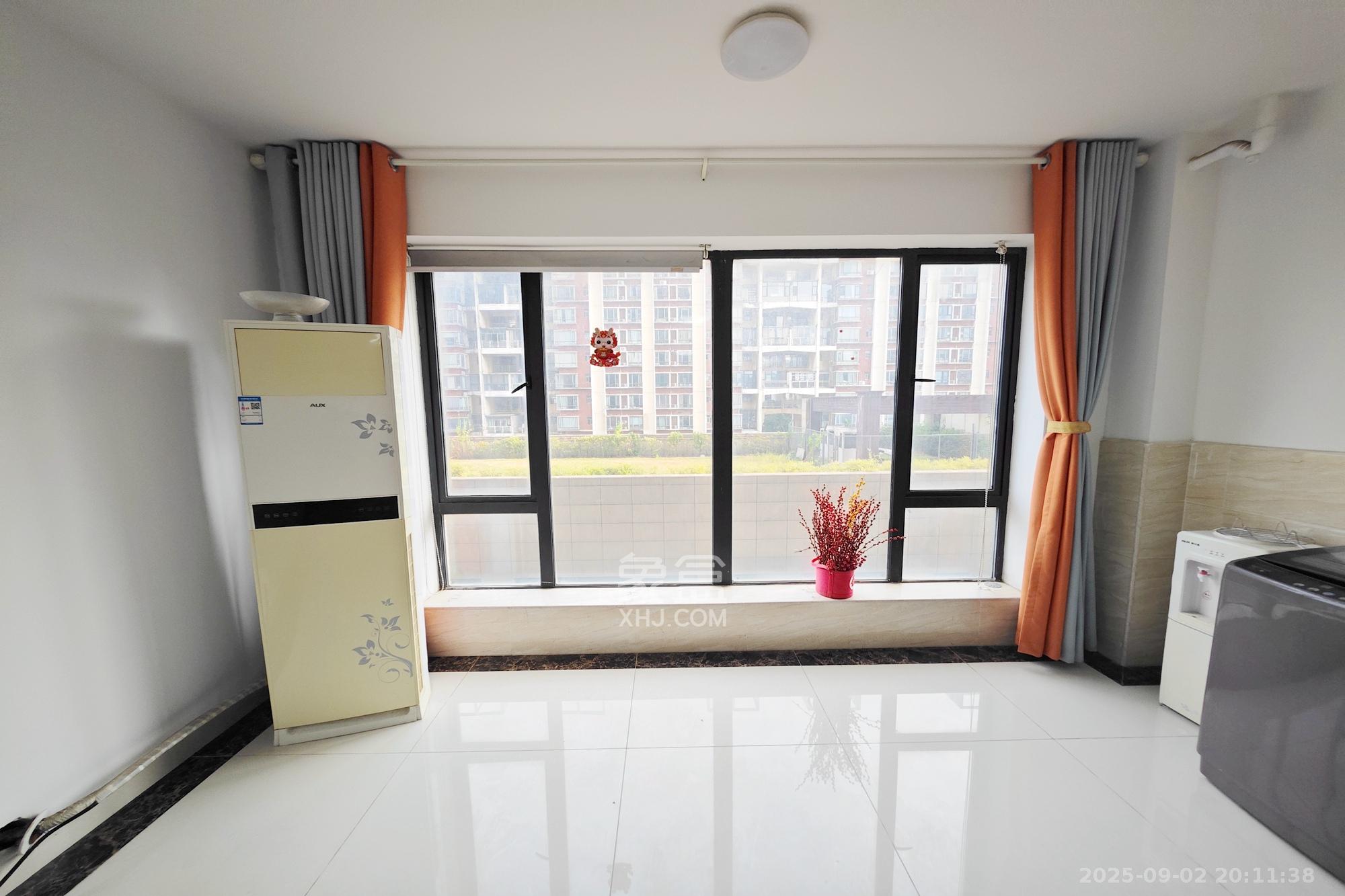 长房天翼未来城  3室2厅1卫    158.8万阳台