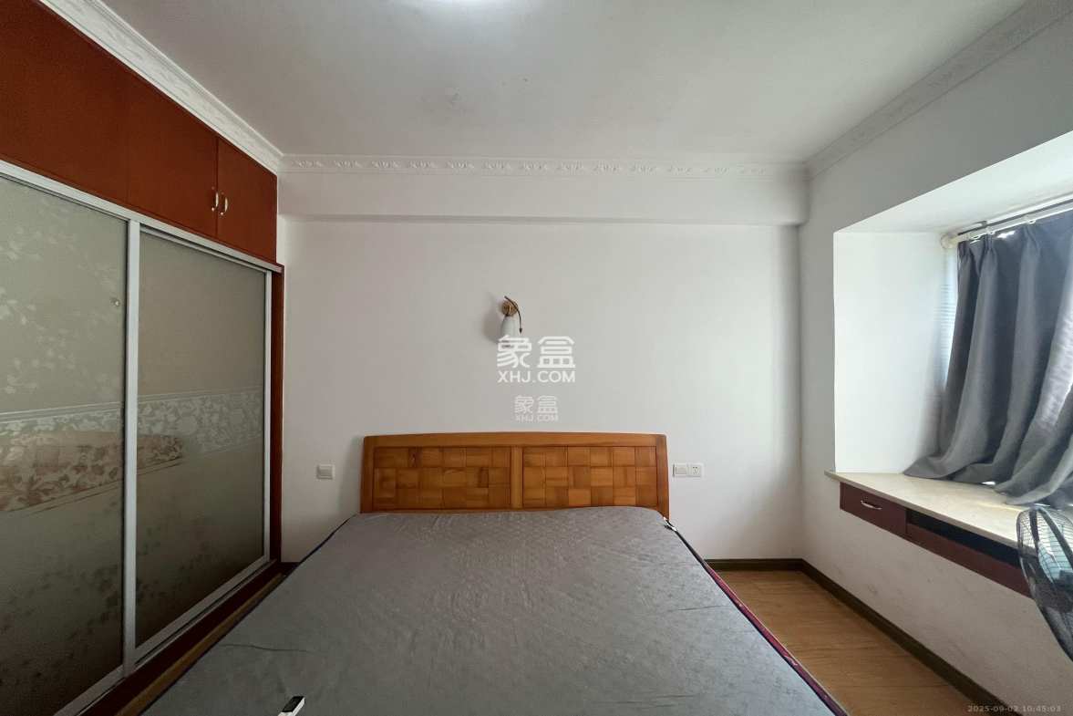 丽都桃源(金峰北院二期)  3室2厅1卫    2400.0元/月 丽都桃源(金峰北院二期)  3室2厅1卫    2400.0元/月室内图