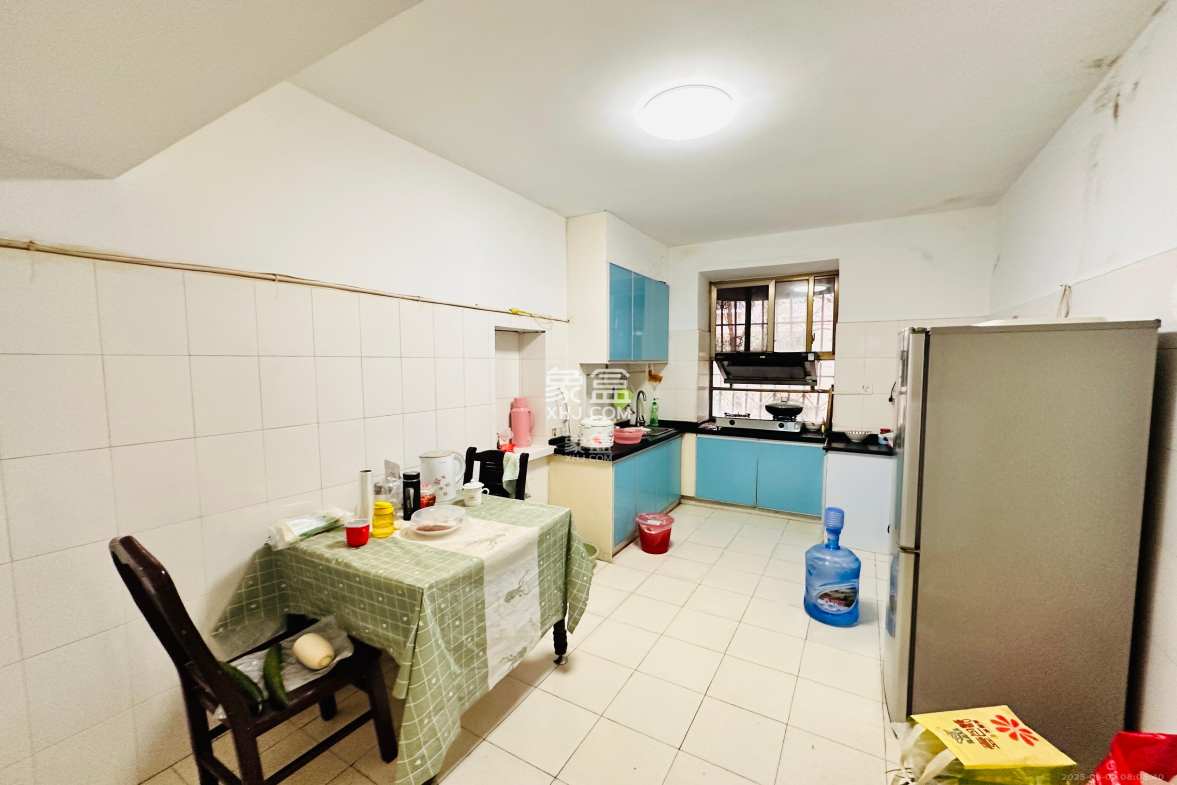 英才园三片  3室2厅1卫    2100.0元/月 英才园三片  3室2厅1卫    2100.0元/月室内图