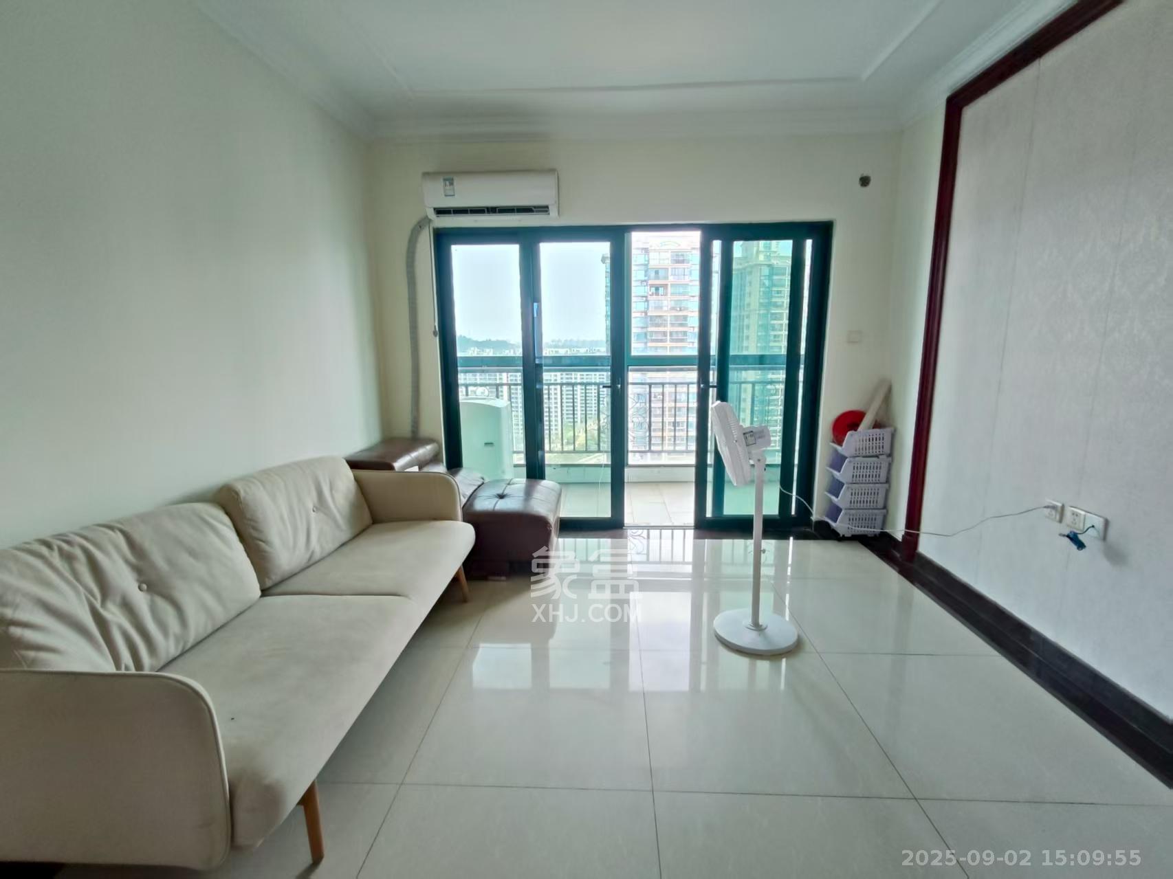 恒大华府  3室2厅1卫    2100.0元/月 恒大华府  3室2厅1卫    2100.0元/月室内图1