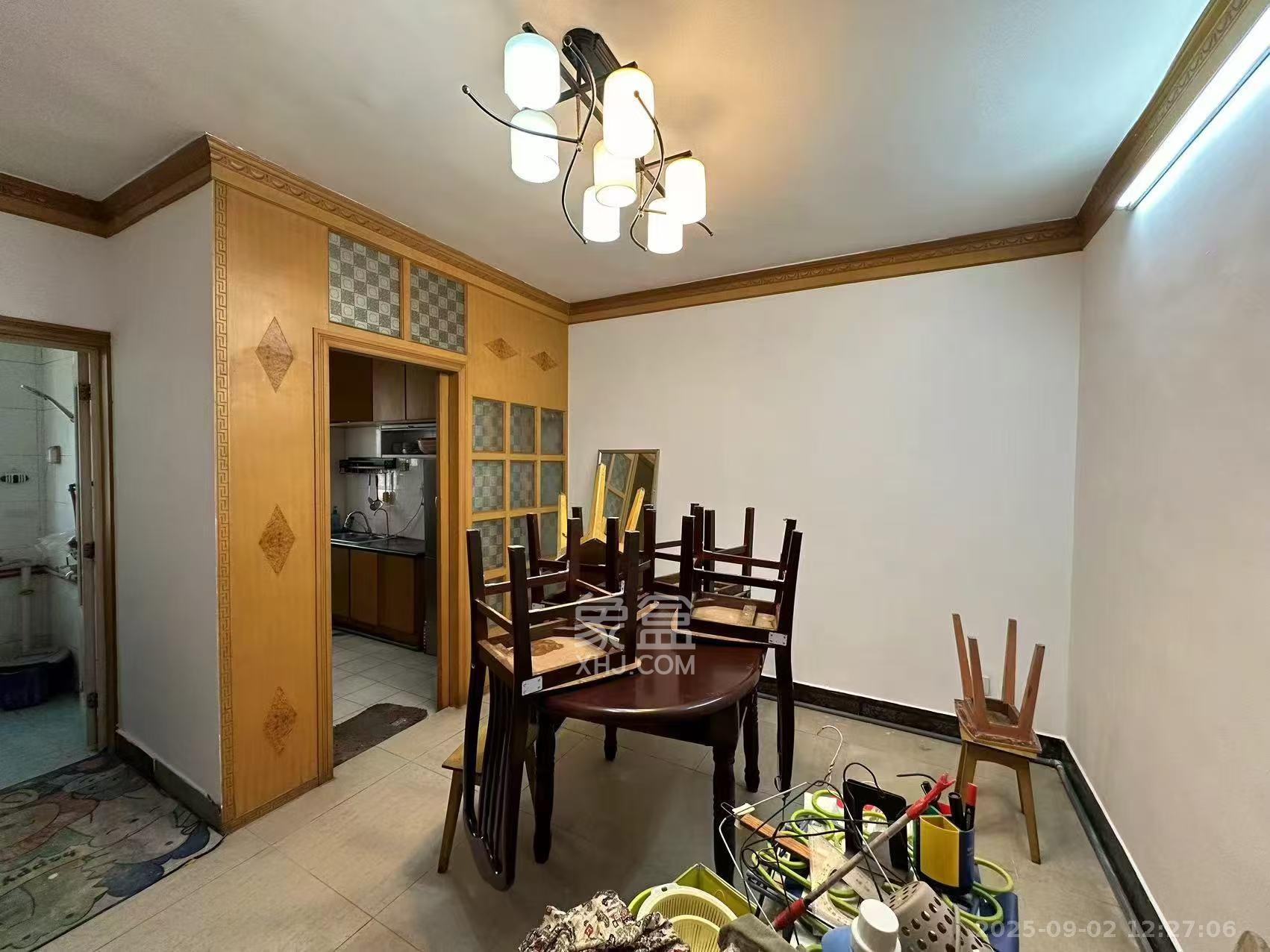 金泰小区 3室2厅2卫 1700.0元/月 金泰小区 3室2厅2卫 1700.0元/月室内图