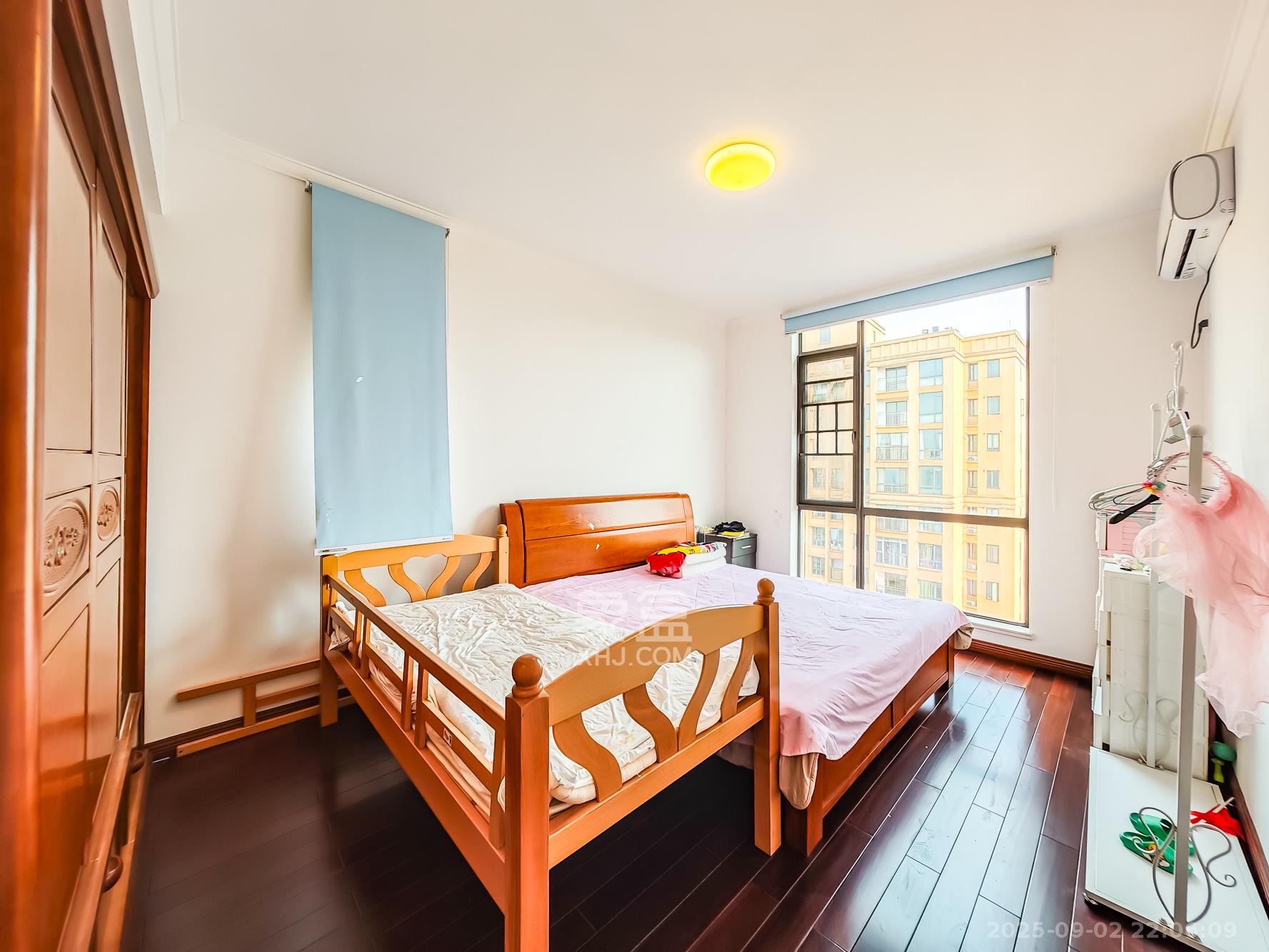 湘诚德峰小区A区  3室2厅2卫    80.0万 湘诚德峰小区A区  3室2厅2卫    80.0万卧室