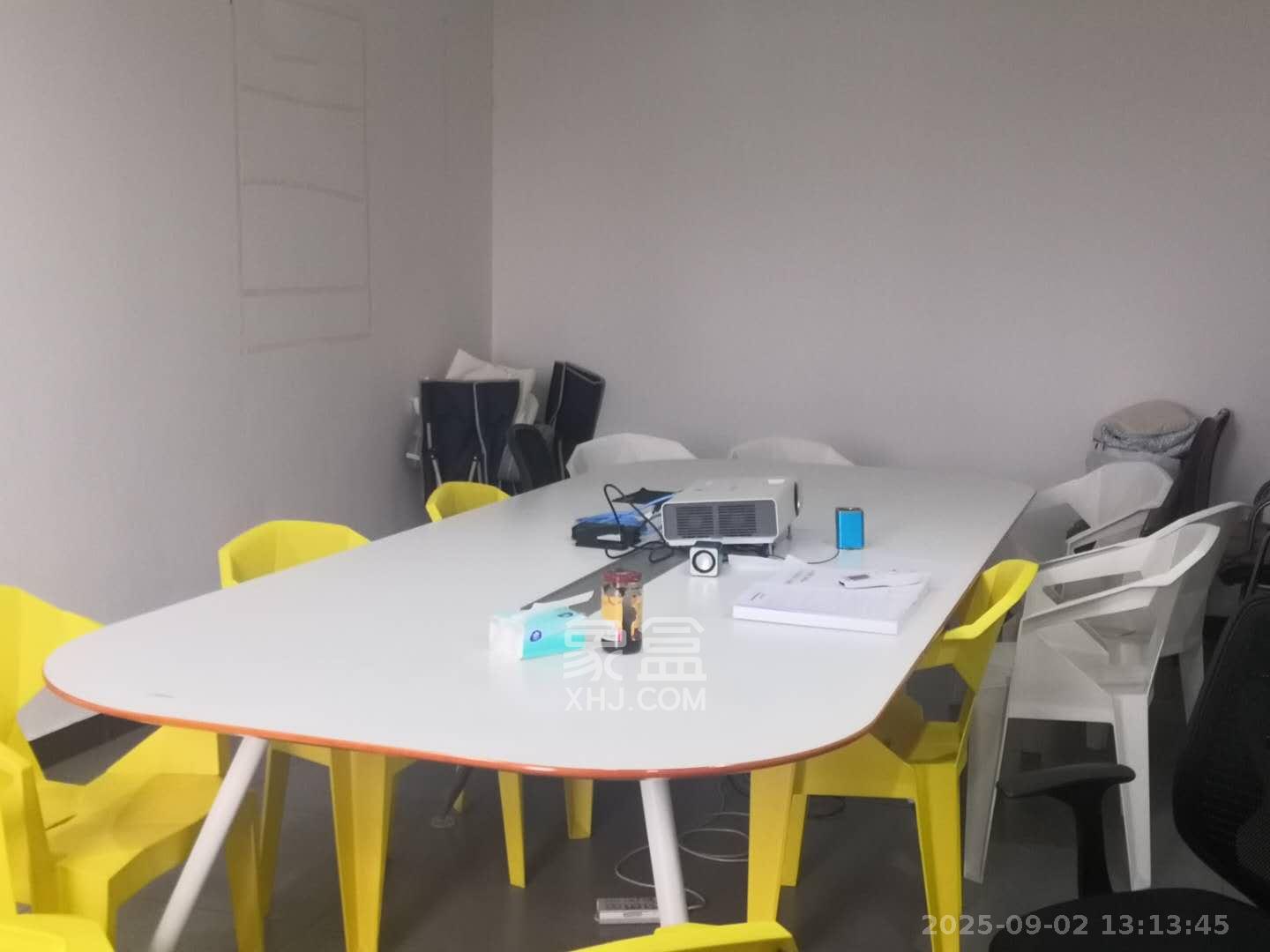 山水湾  1室1厅1卫    1700.0元/月室内图