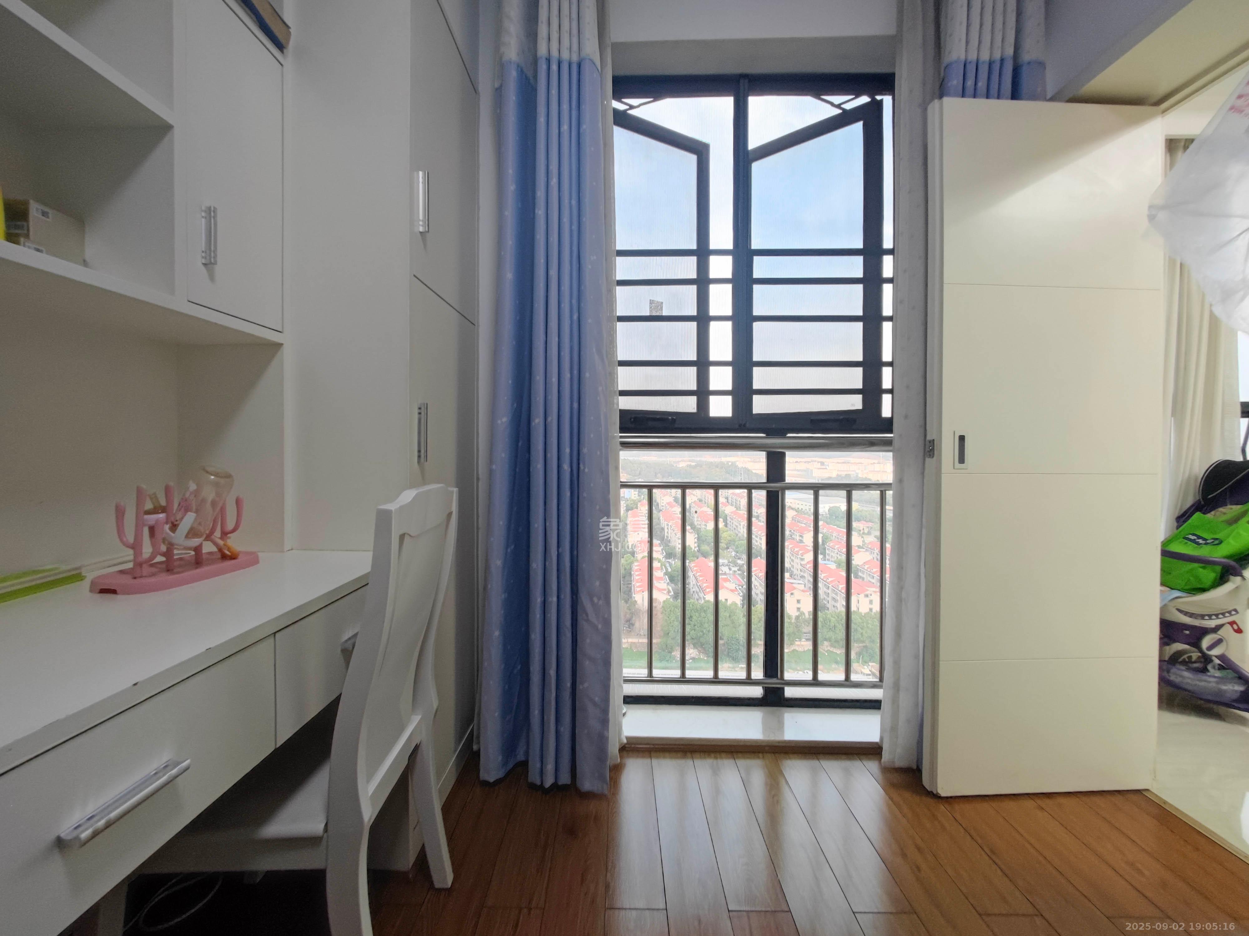 恒生碧水龙庭  2室2厅1卫    52.0万阳台