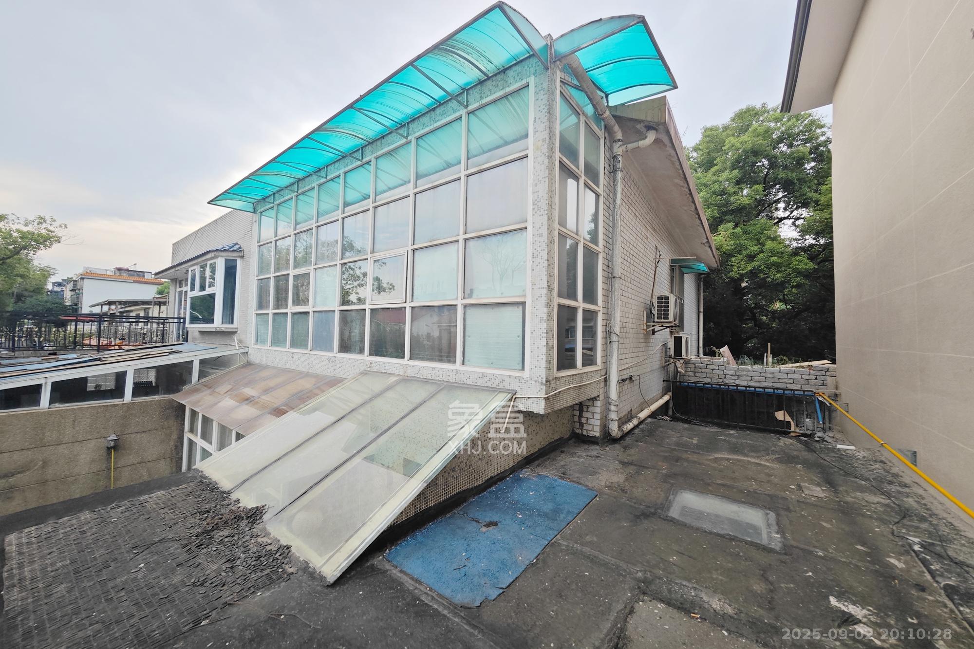 桔园小区1-8片  4室2厅2卫    248.0万其他